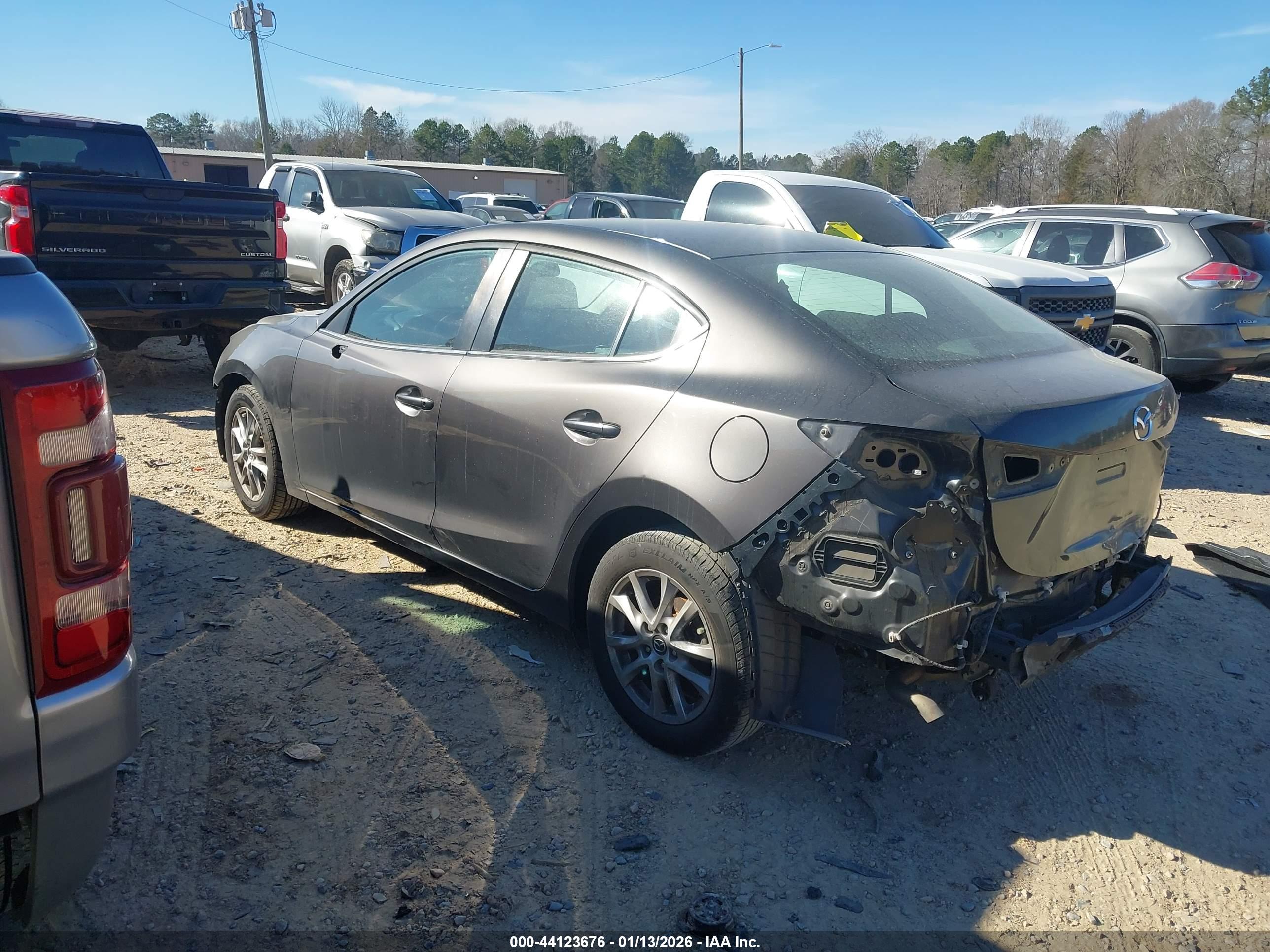 MAZDA MAZDA3 image 3