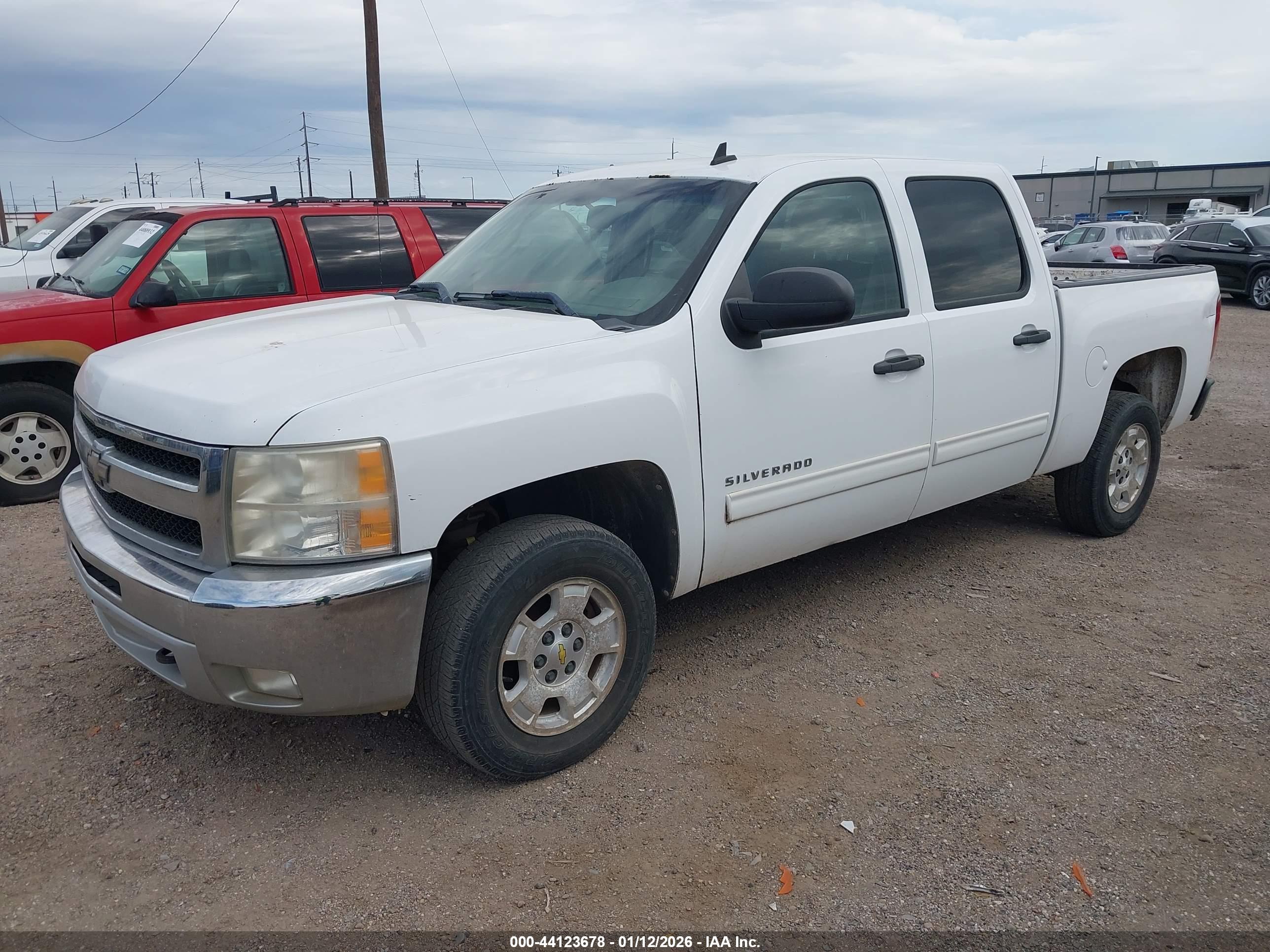 CHEVROLET SILVERADO image 2
