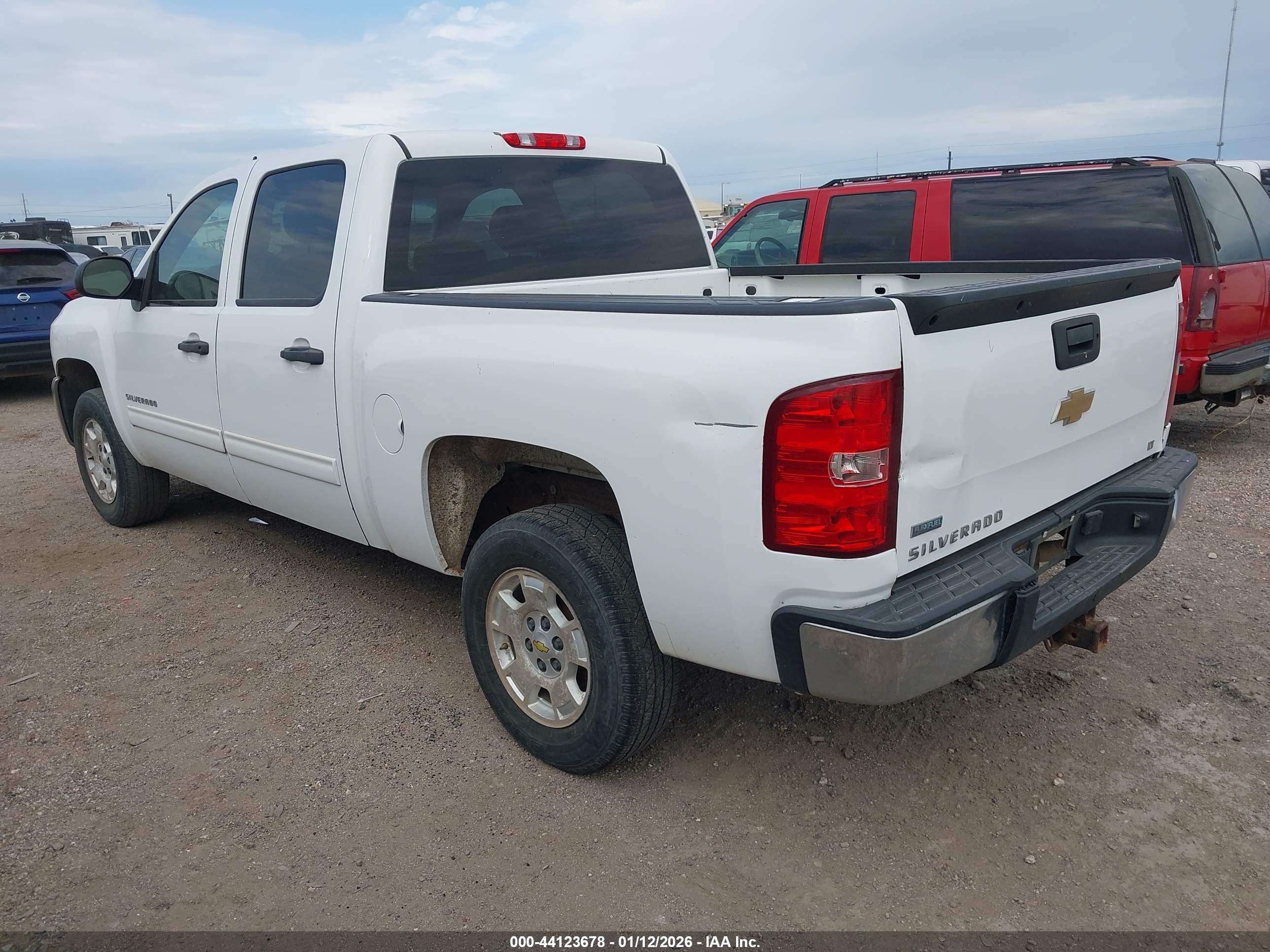 CHEVROLET SILVERADO image 3