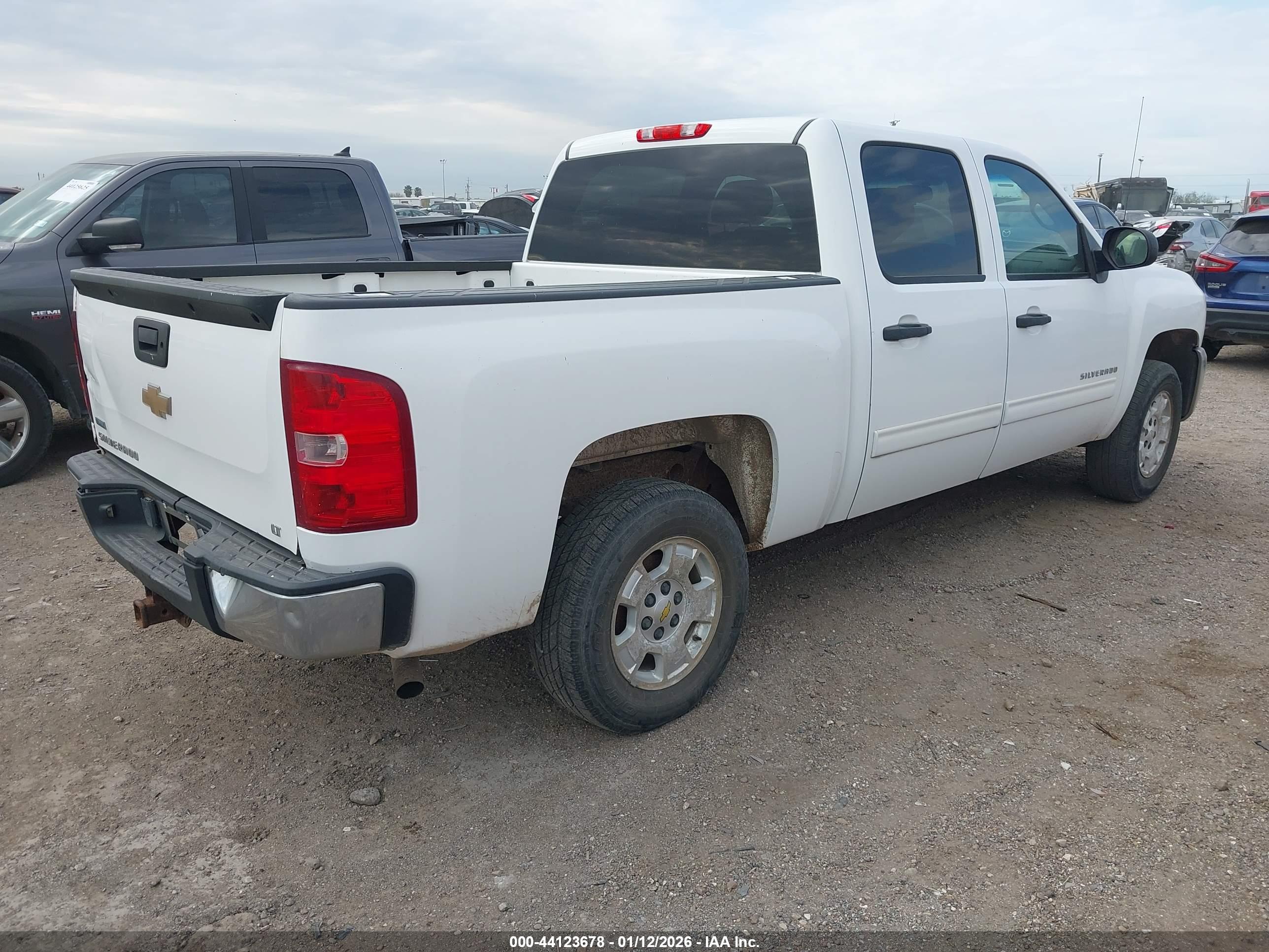 CHEVROLET SILVERADO image 4