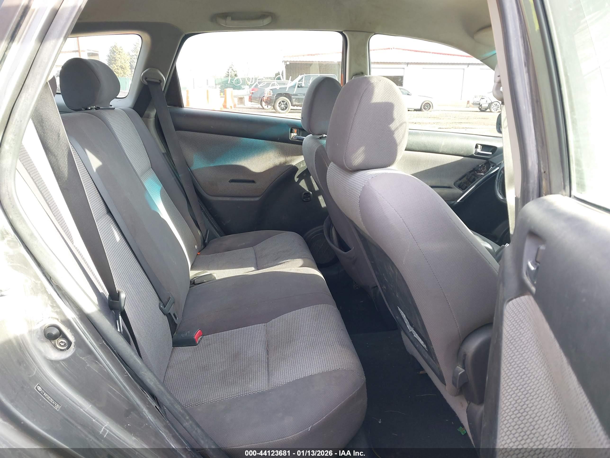 TOYOTA MATRIX image 8