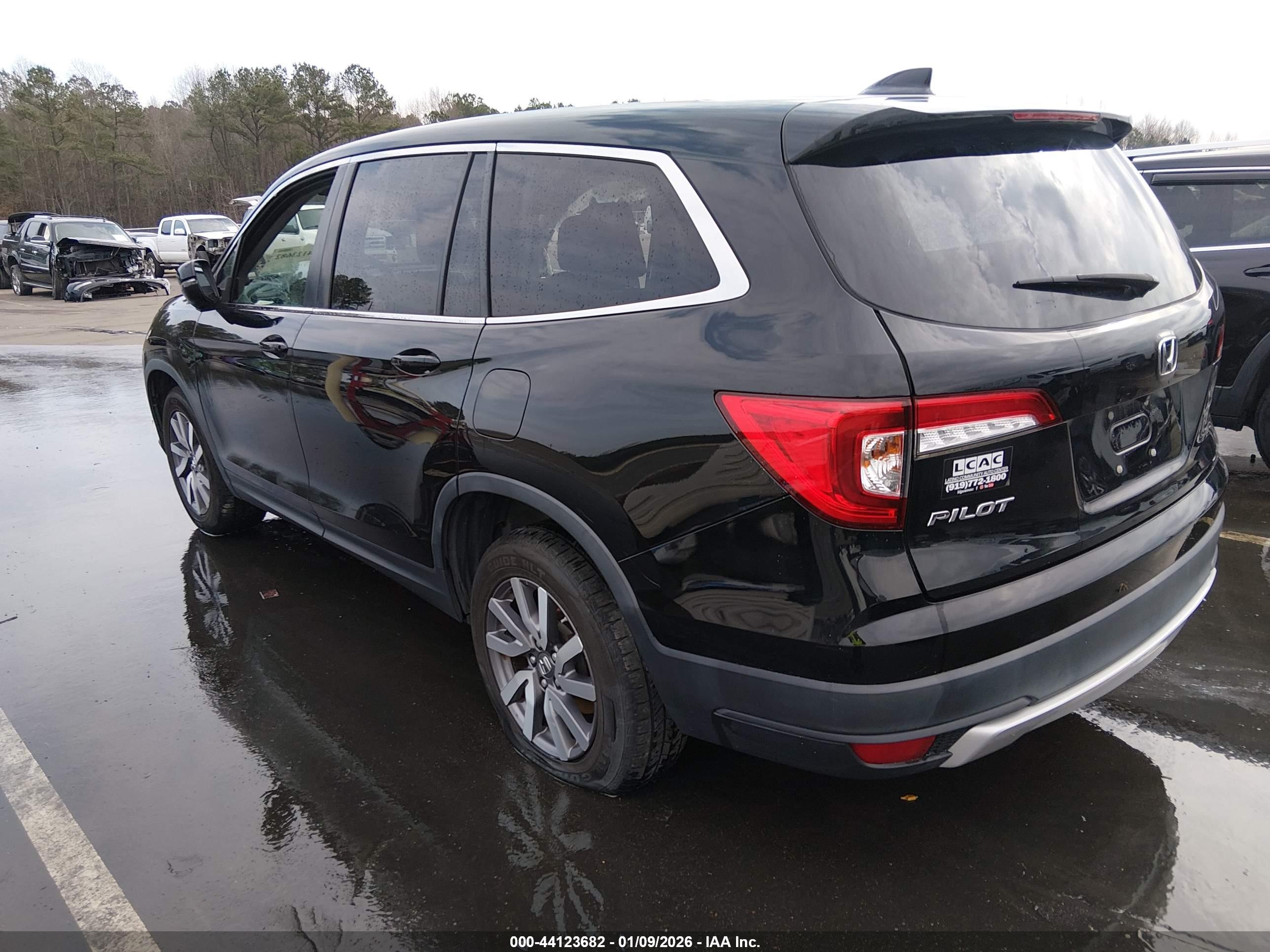 HONDA PILOT image 3