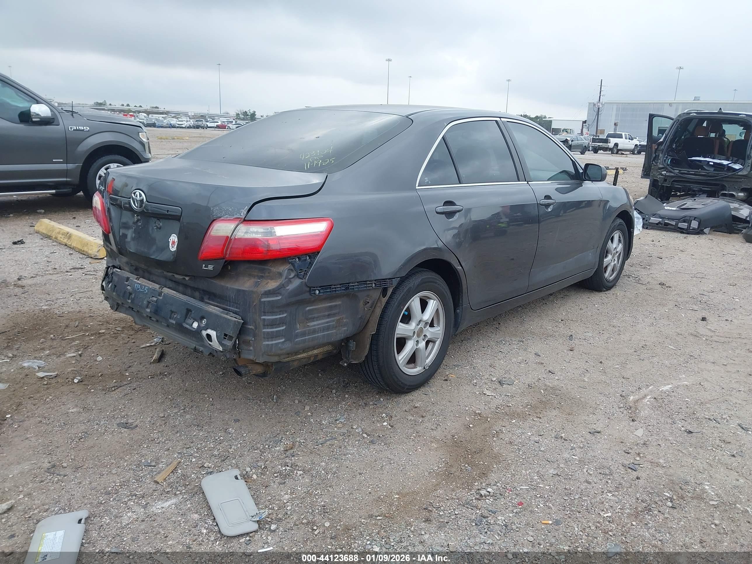 TOYOTA CAMRY image 4