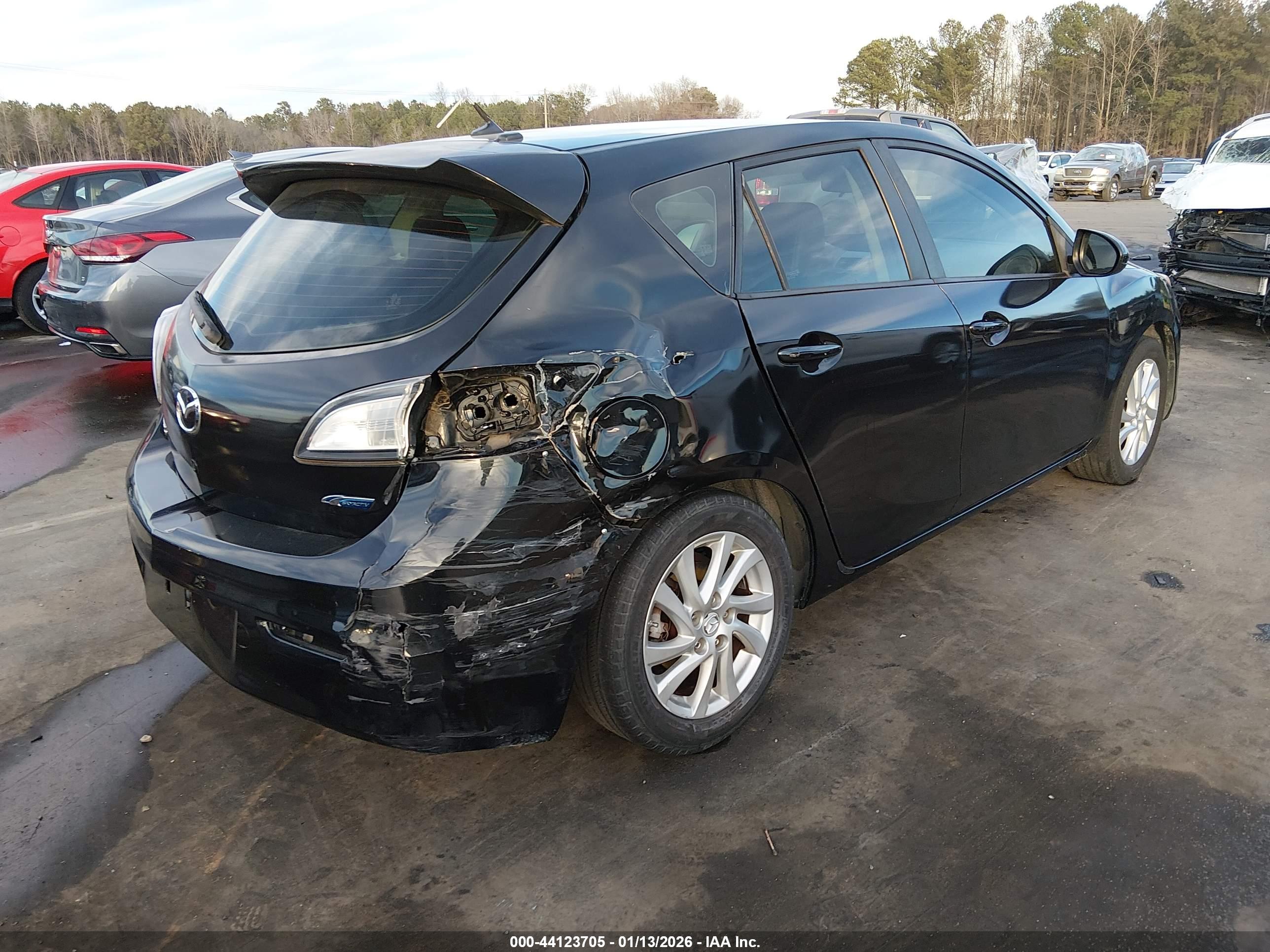 MAZDA MAZDA3 image 4