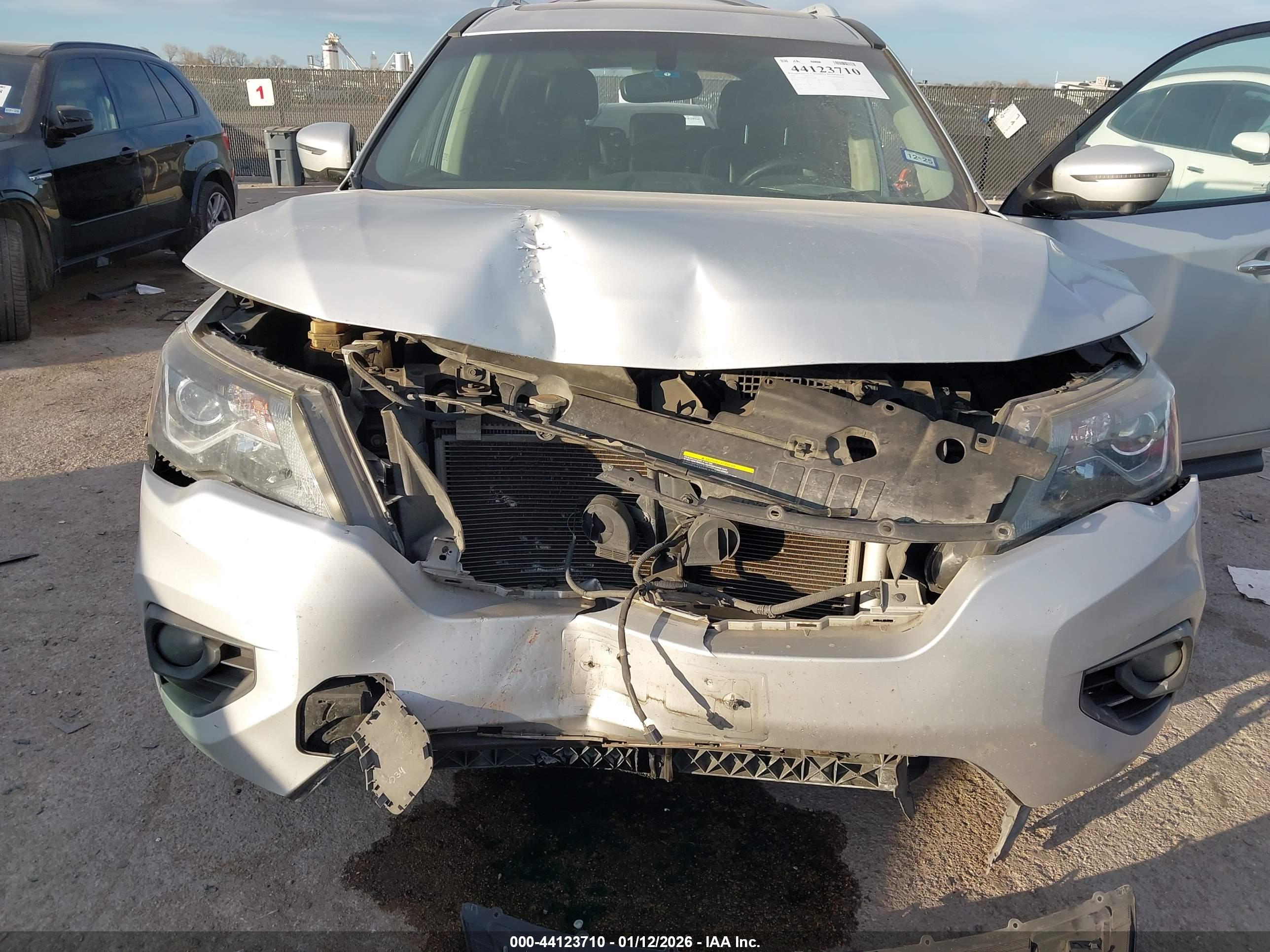 NISSAN PATHFINDER image 6