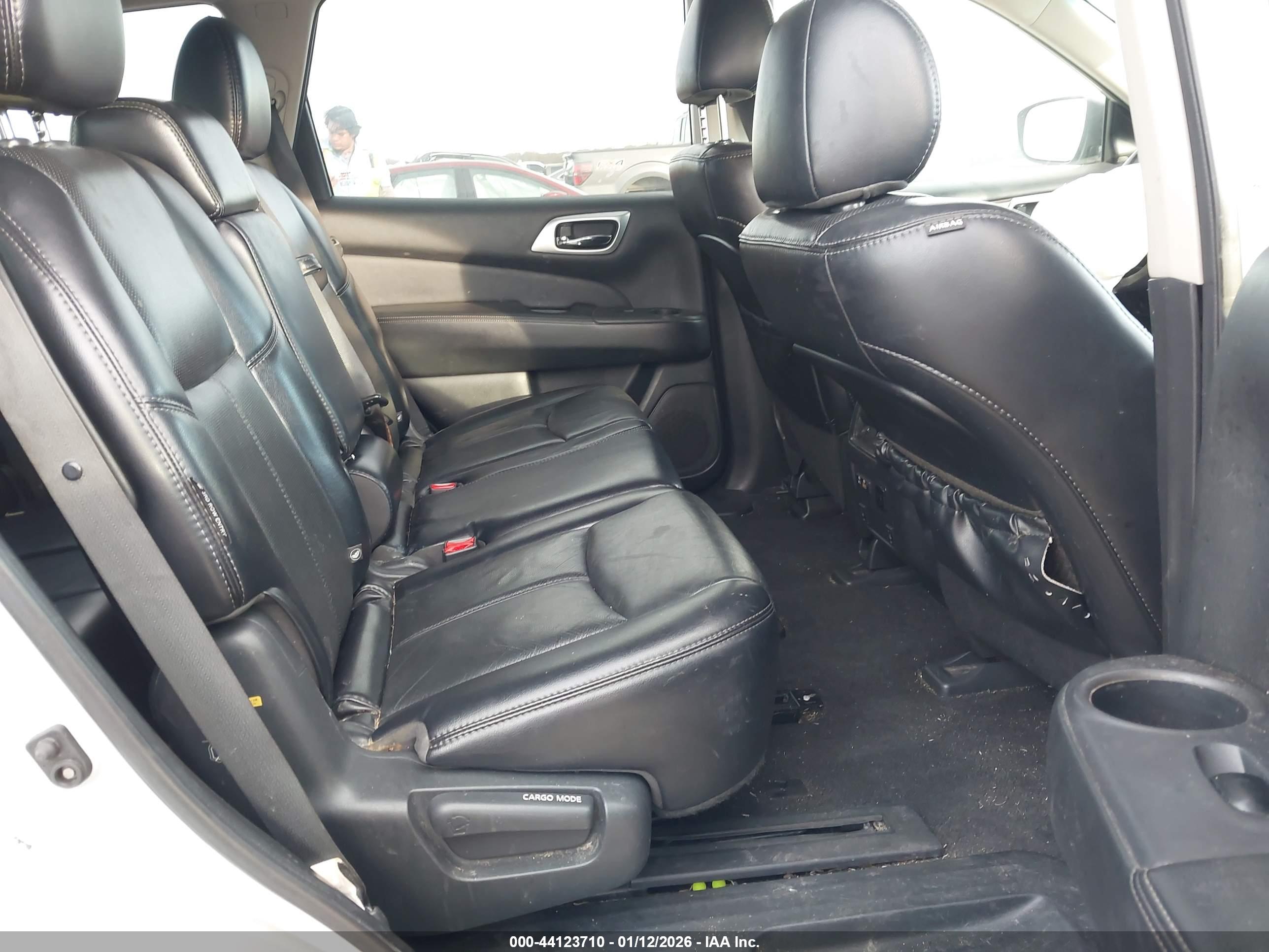 NISSAN PATHFINDER image 8