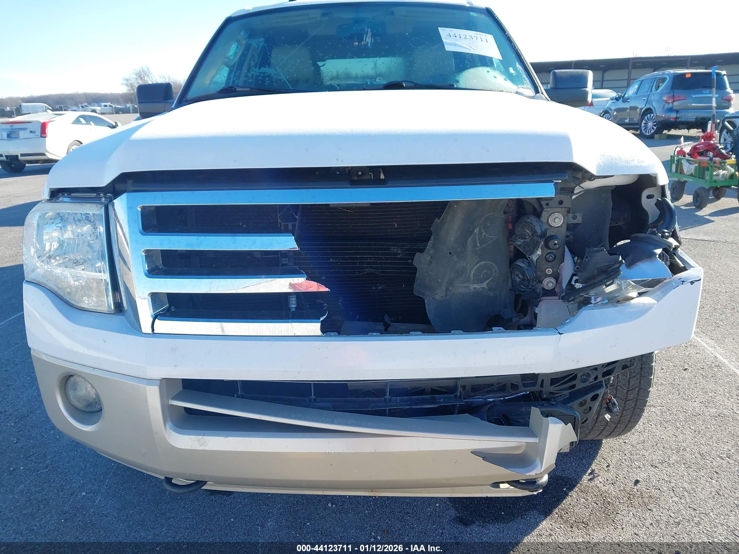FORD EXPEDITION image 6