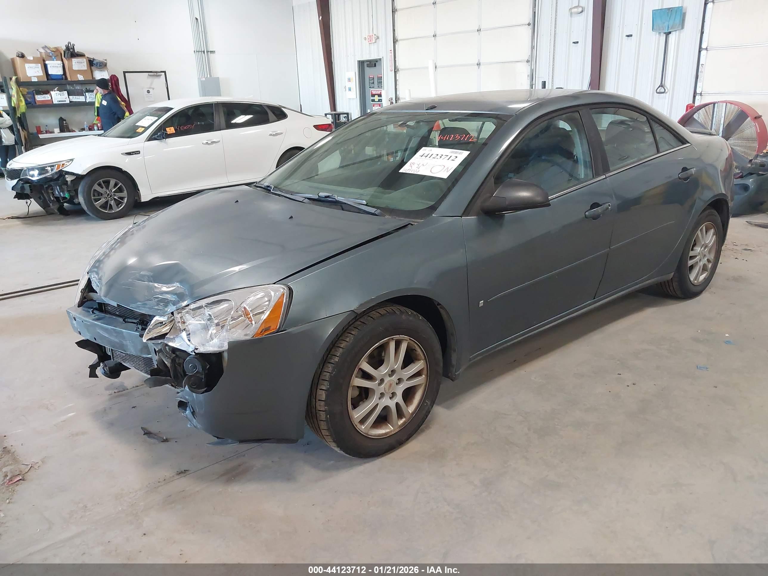 PONTIAC G6 image 2