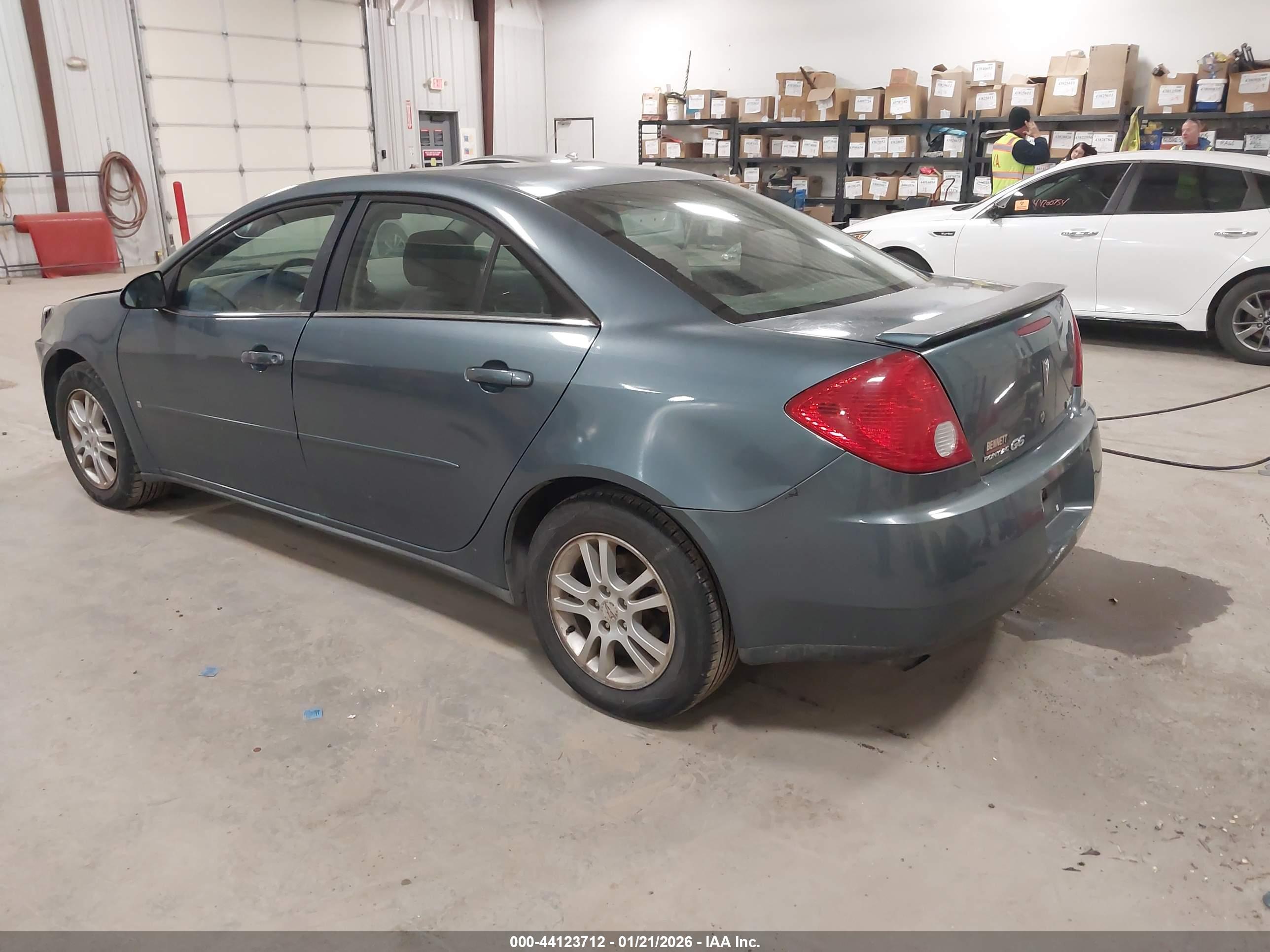 PONTIAC G6 image 3