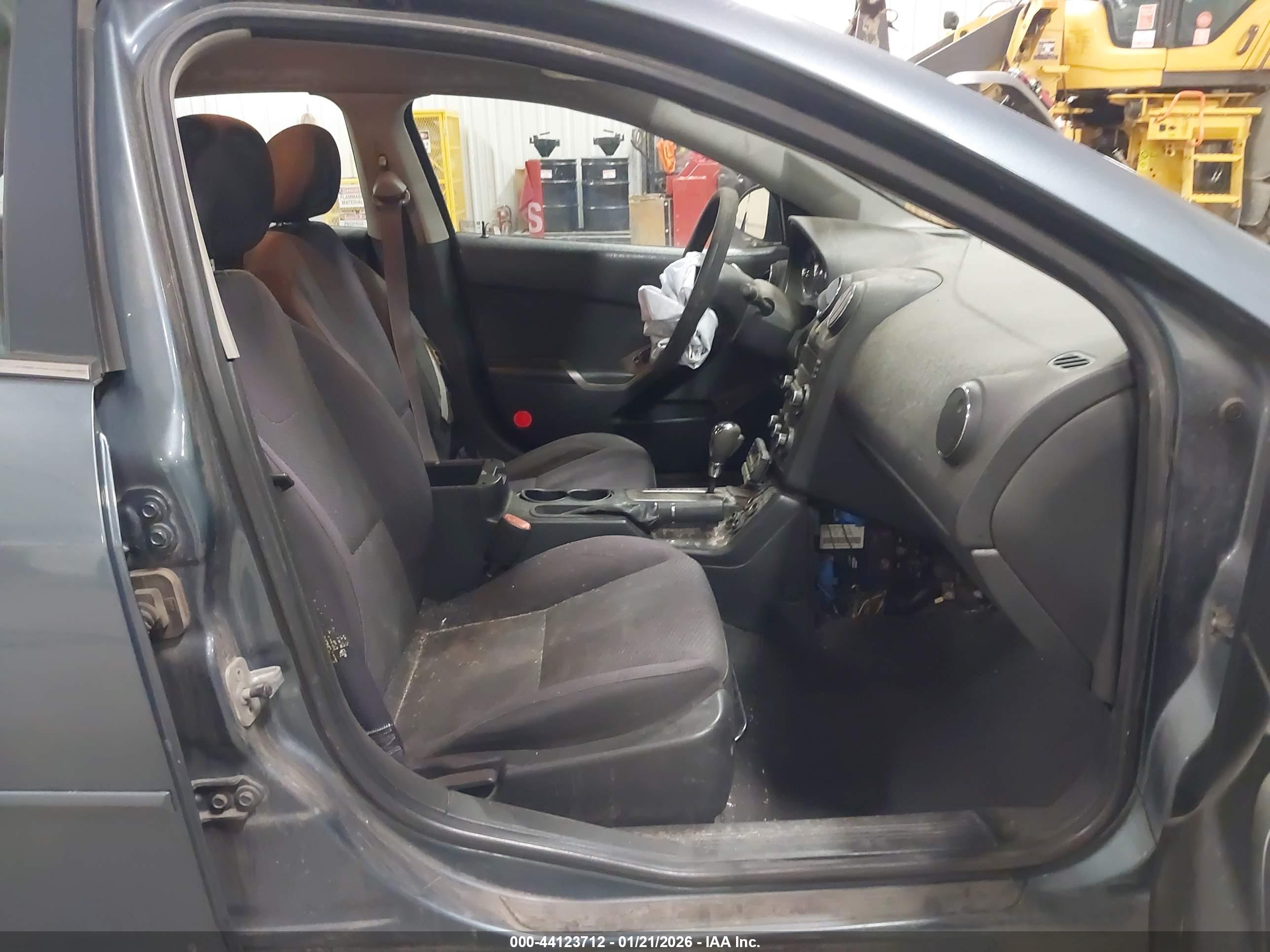 PONTIAC G6 image 5