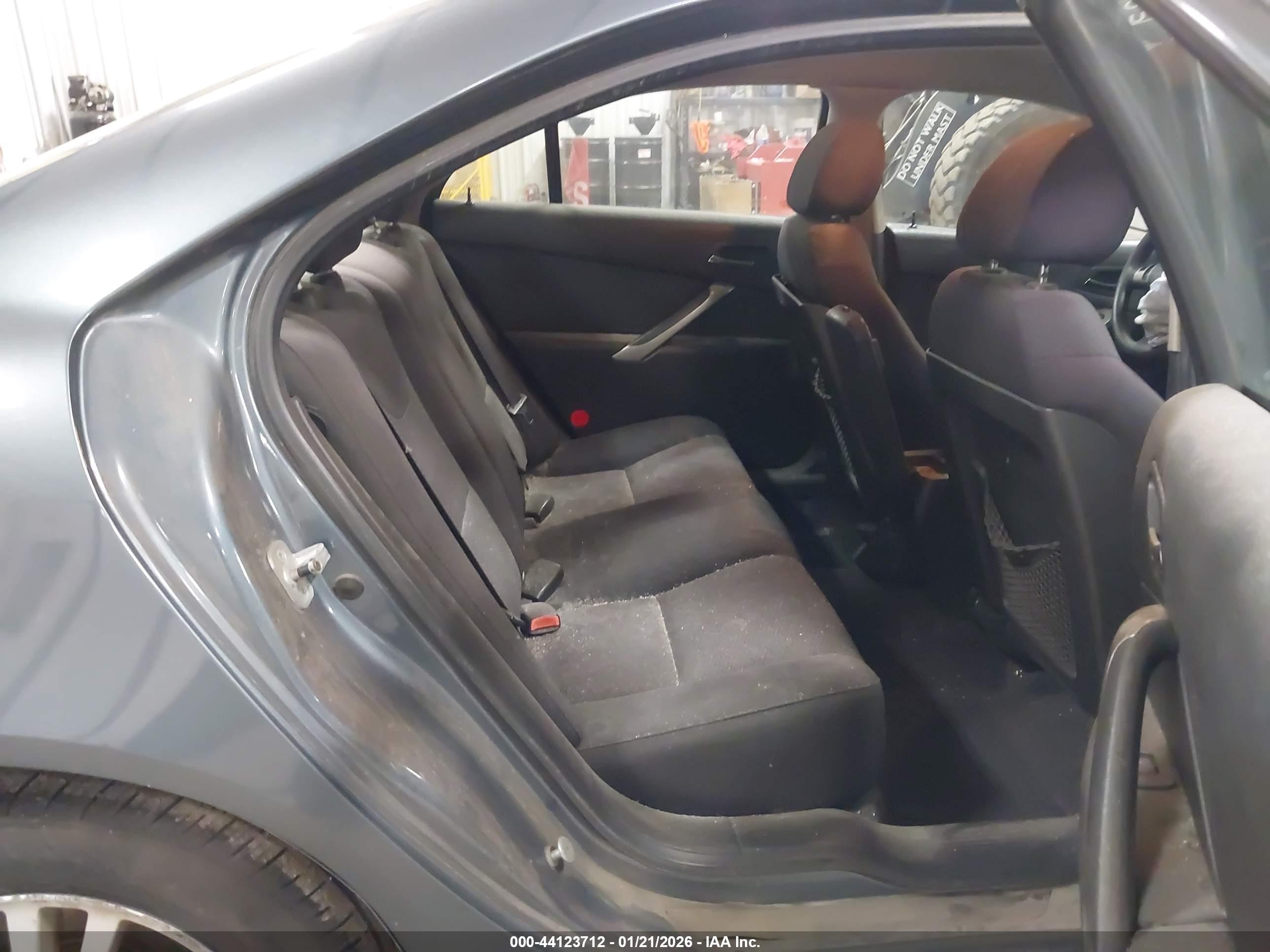 PONTIAC G6 image 8