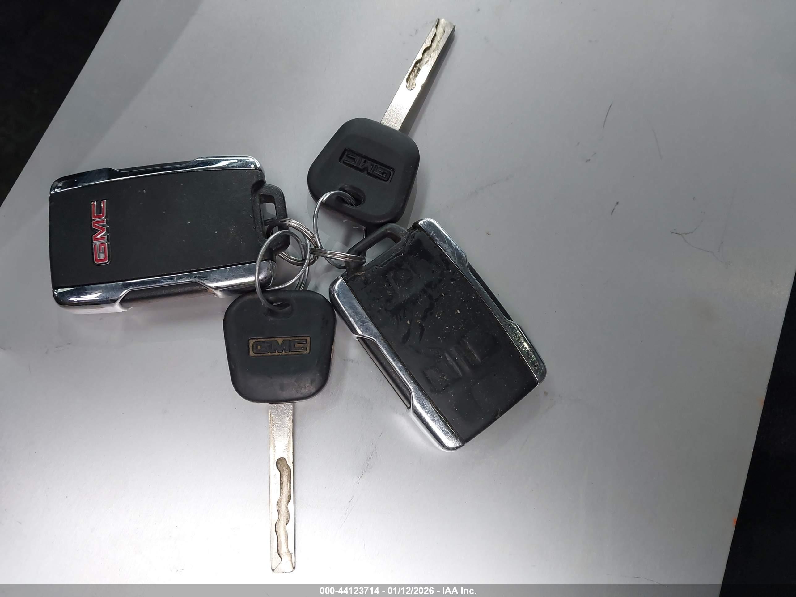 GMC SIERRA image 11