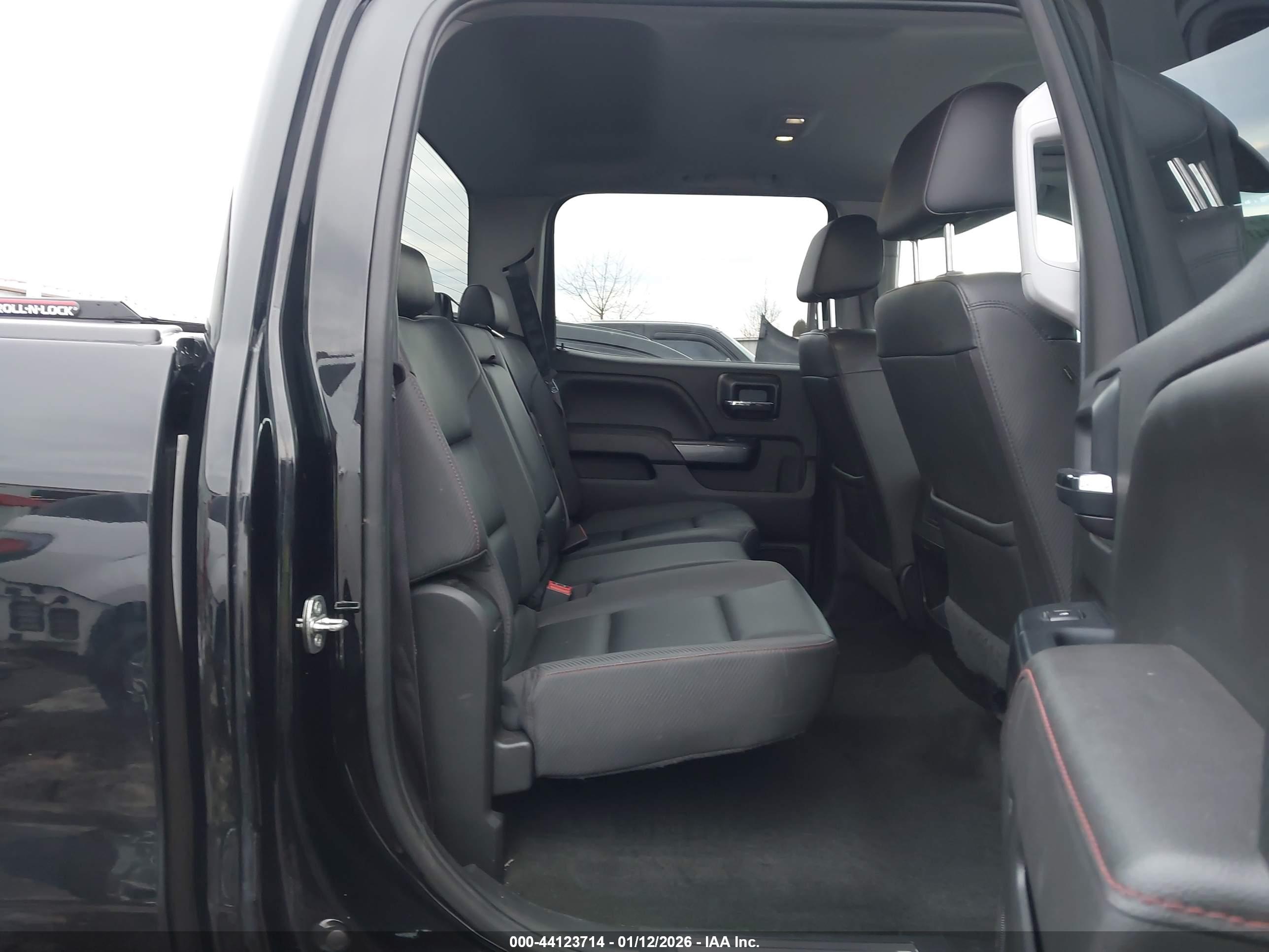 GMC SIERRA image 8