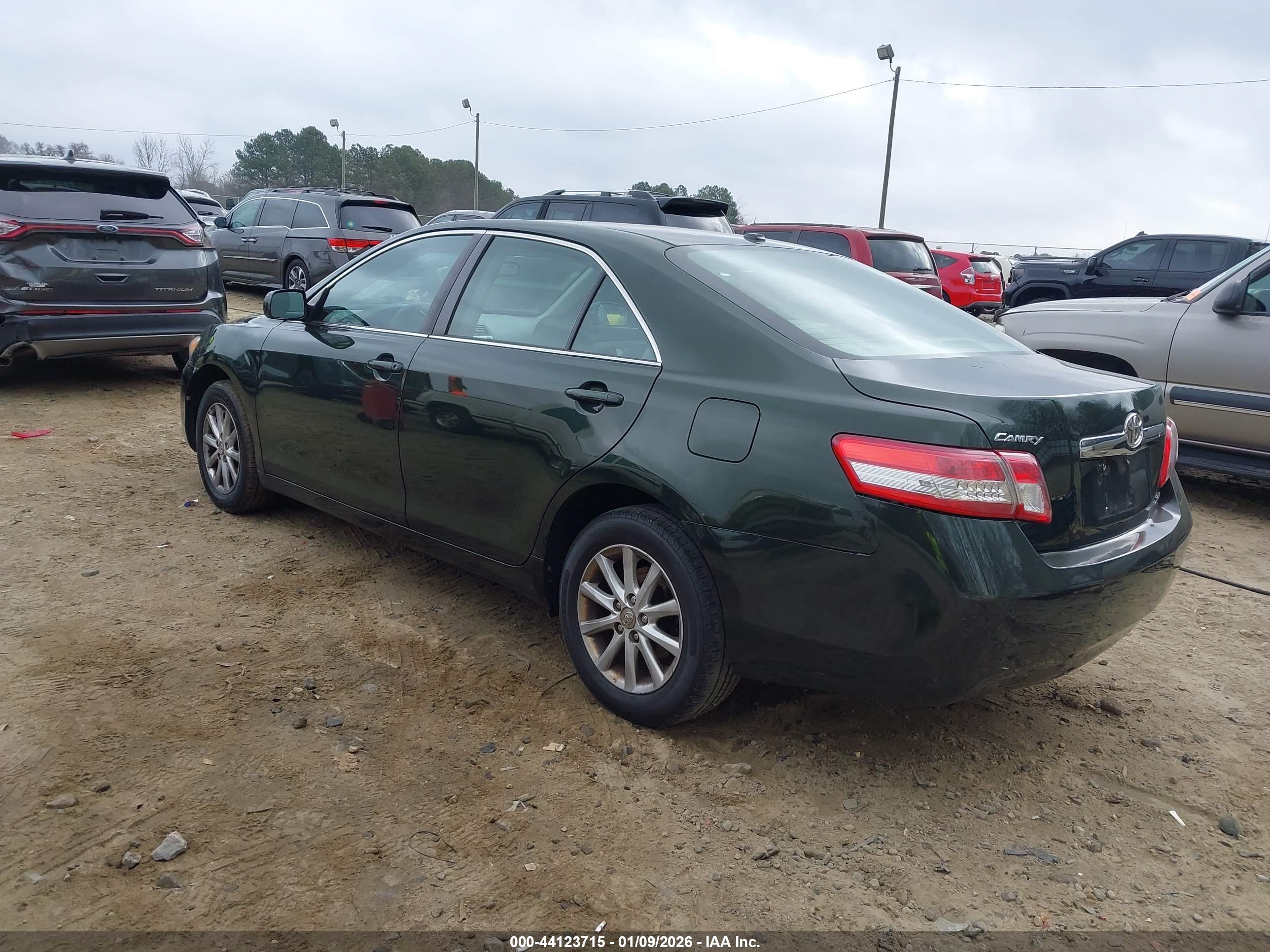 TOYOTA CAMRY image 3