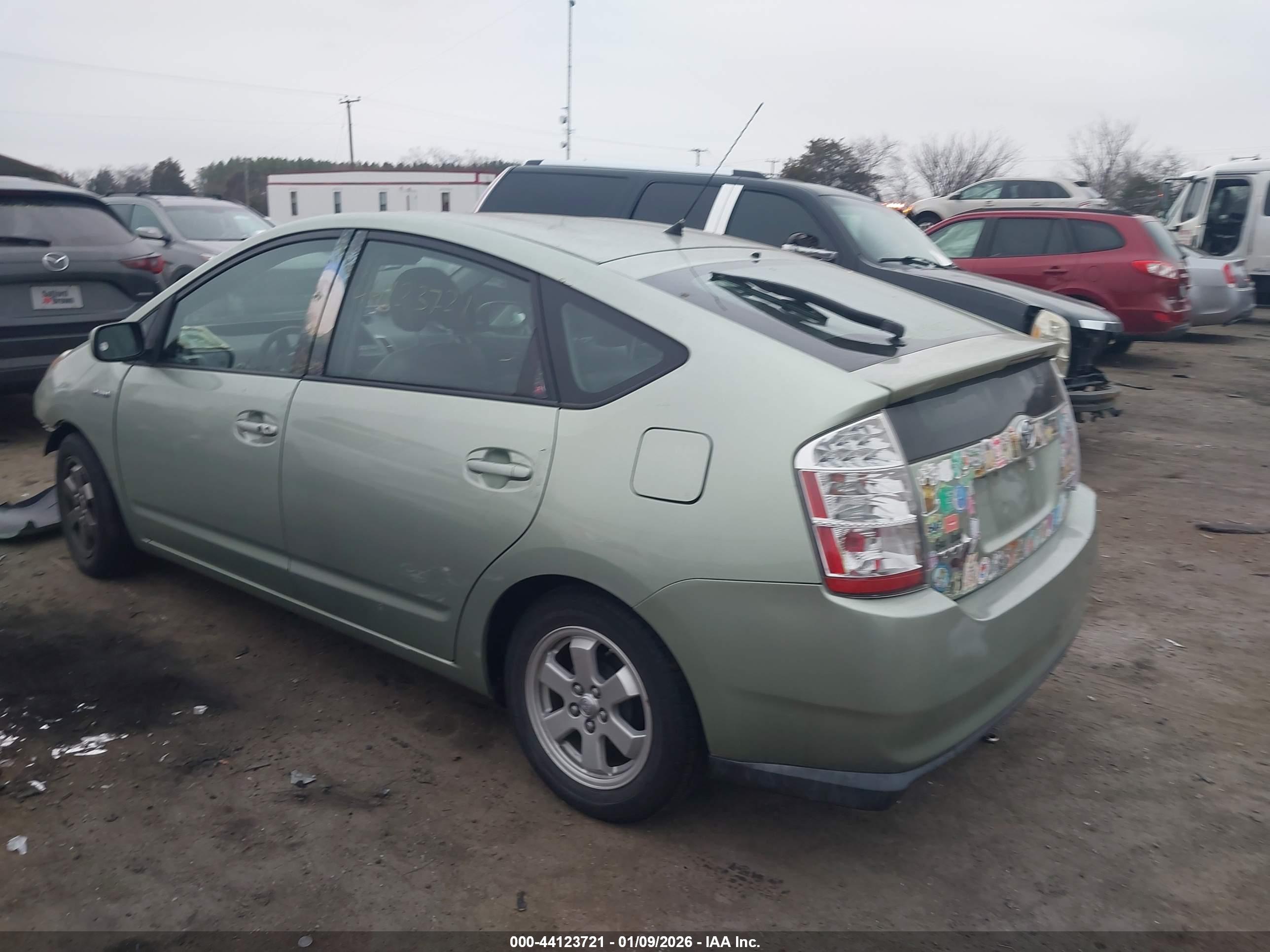TOYOTA PRIUS image 3