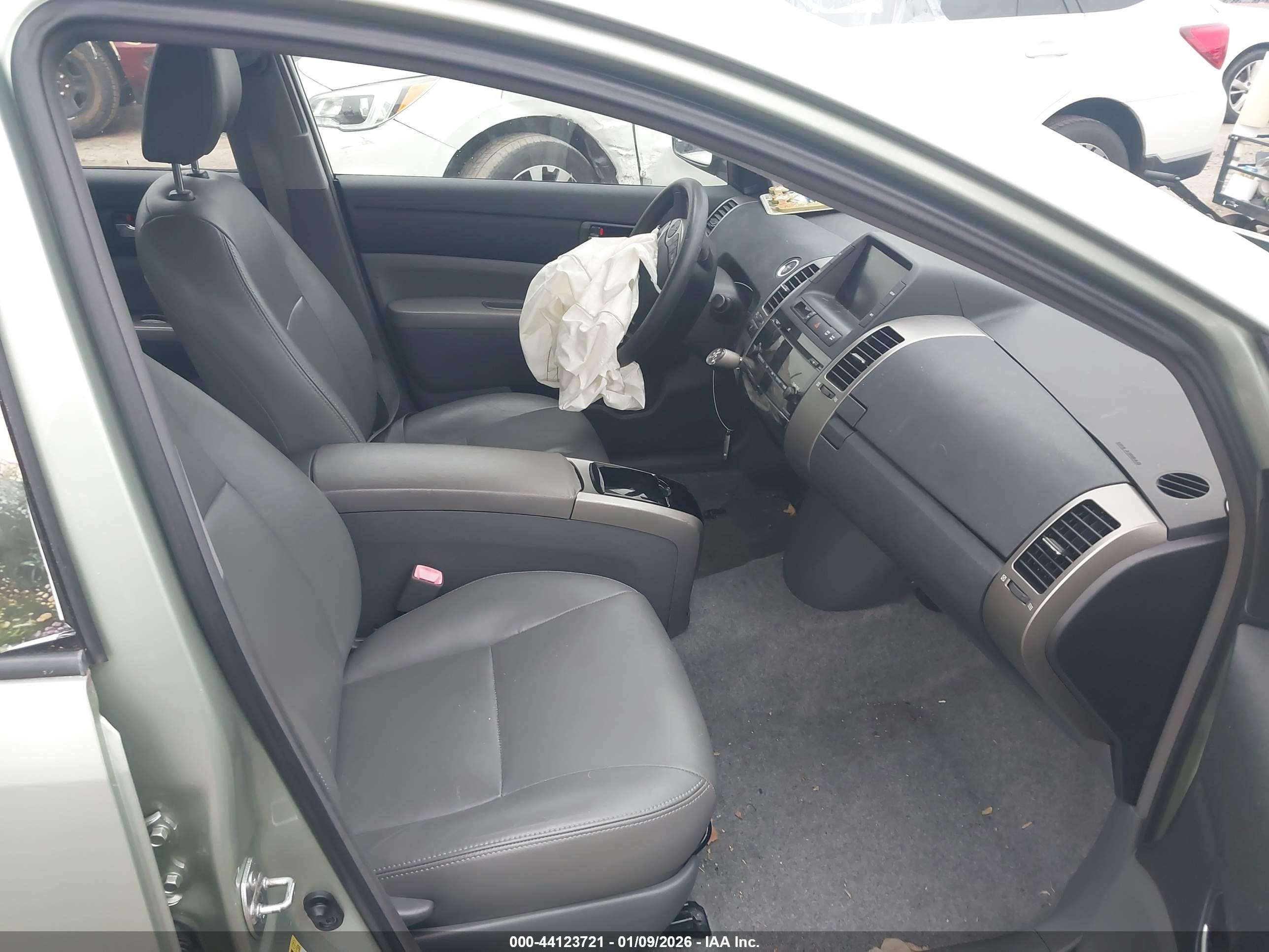 TOYOTA PRIUS image 5