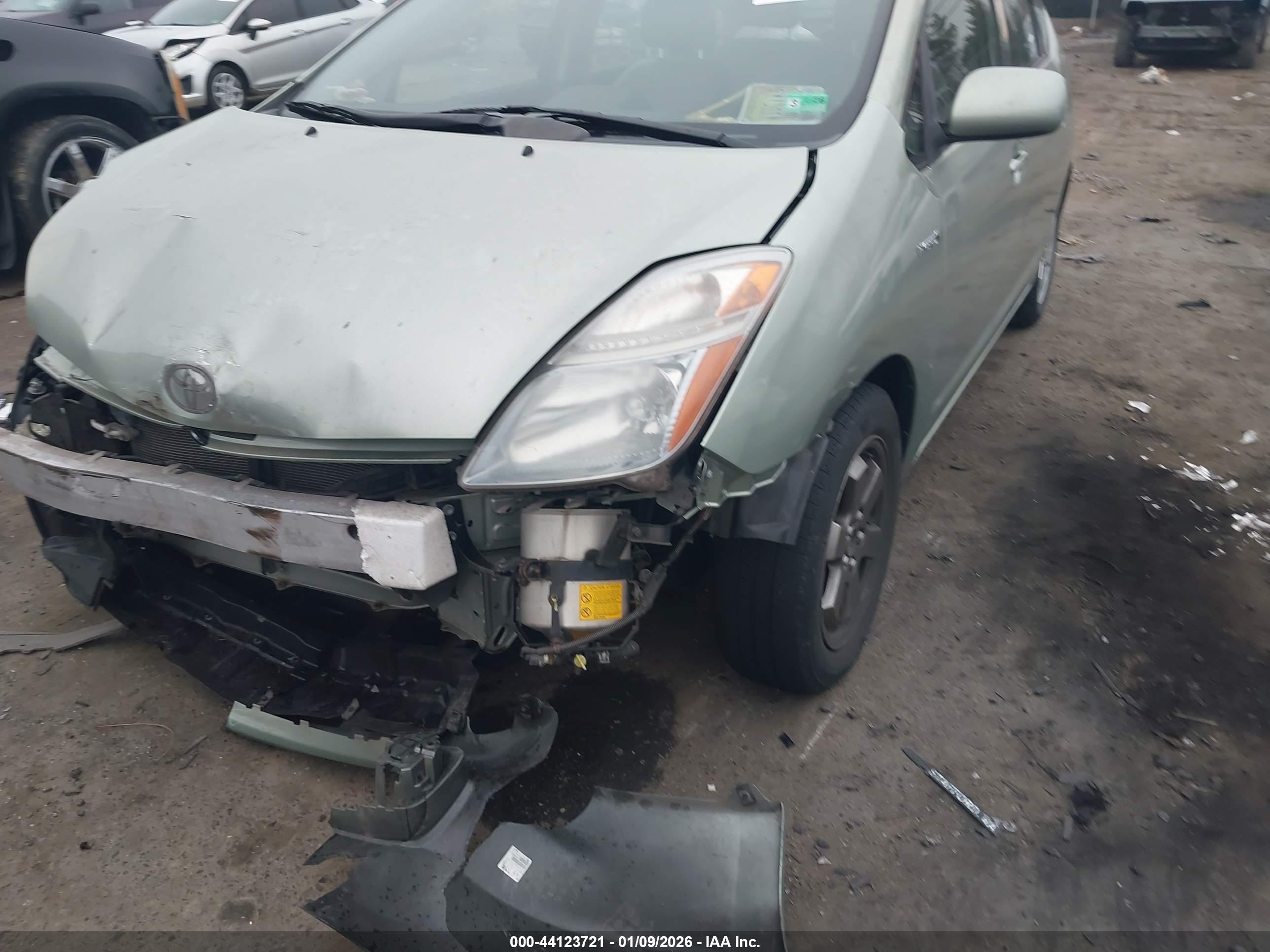 TOYOTA PRIUS image 6