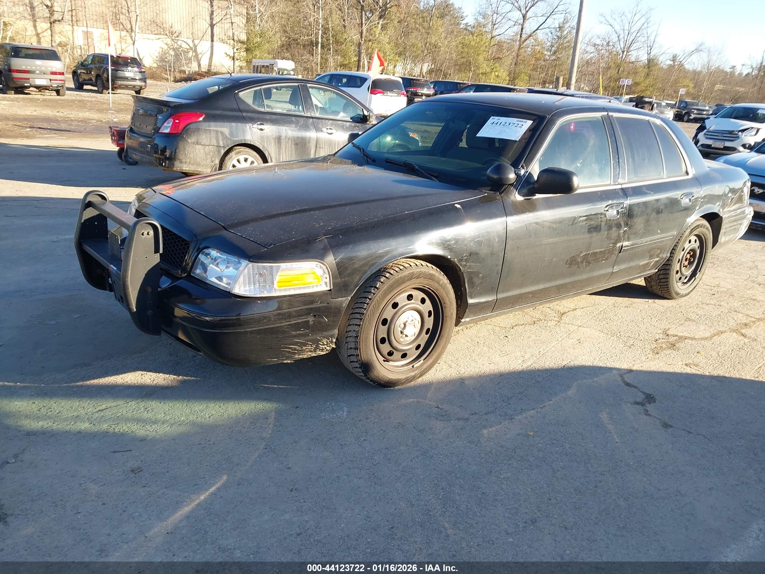 FORD CROWN image 2