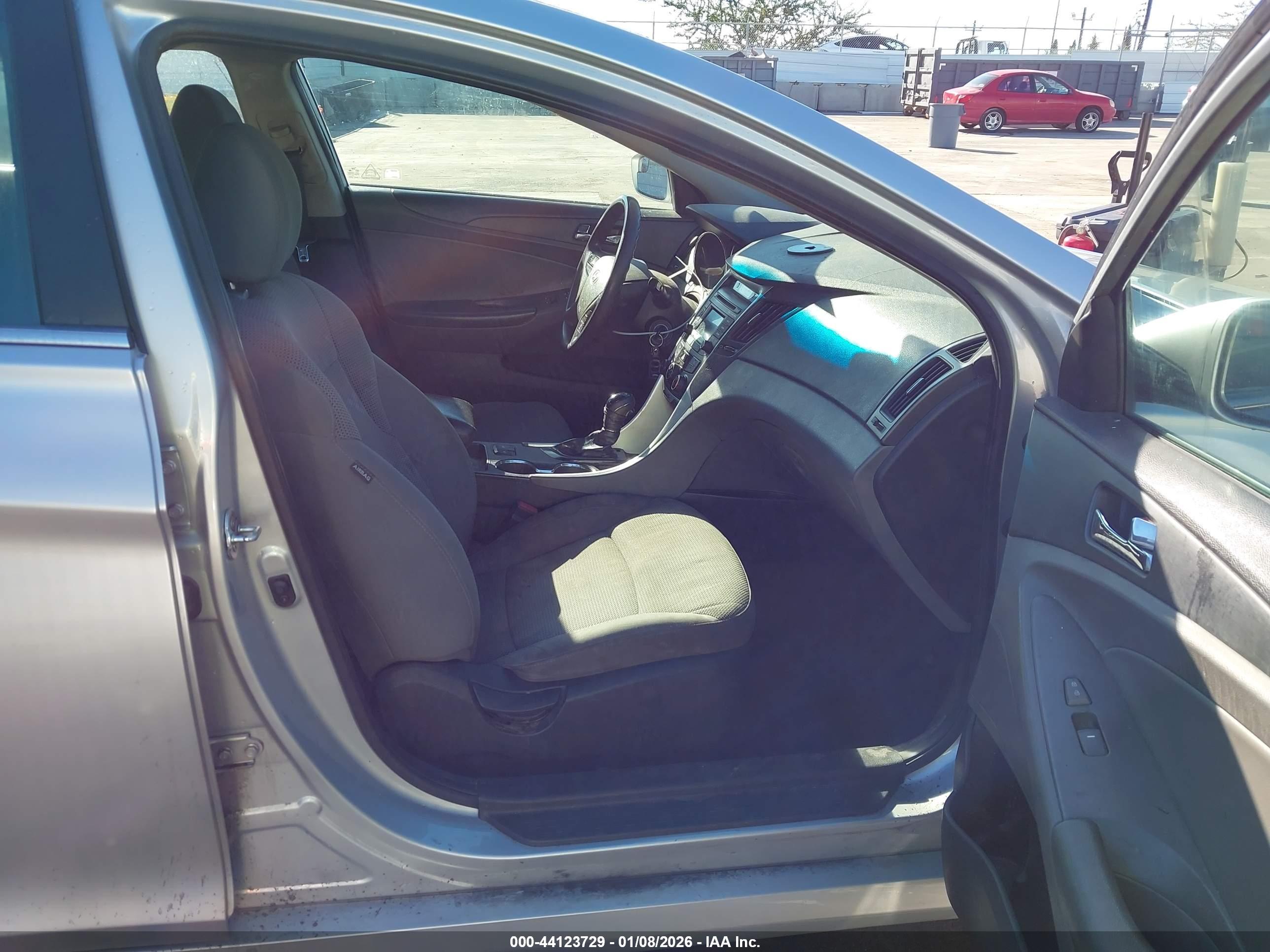 HYUNDAI SONATA image 5