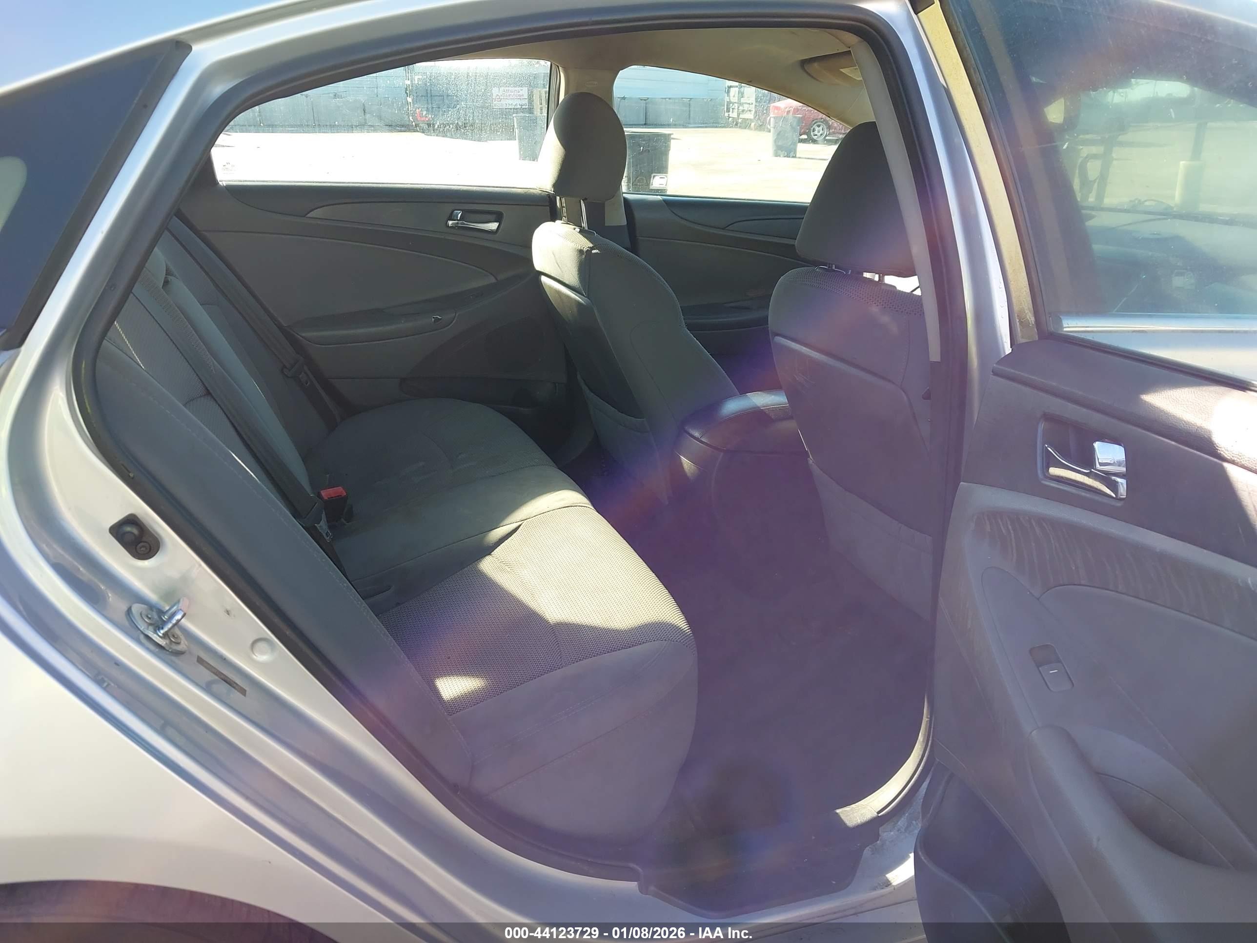 HYUNDAI SONATA image 8