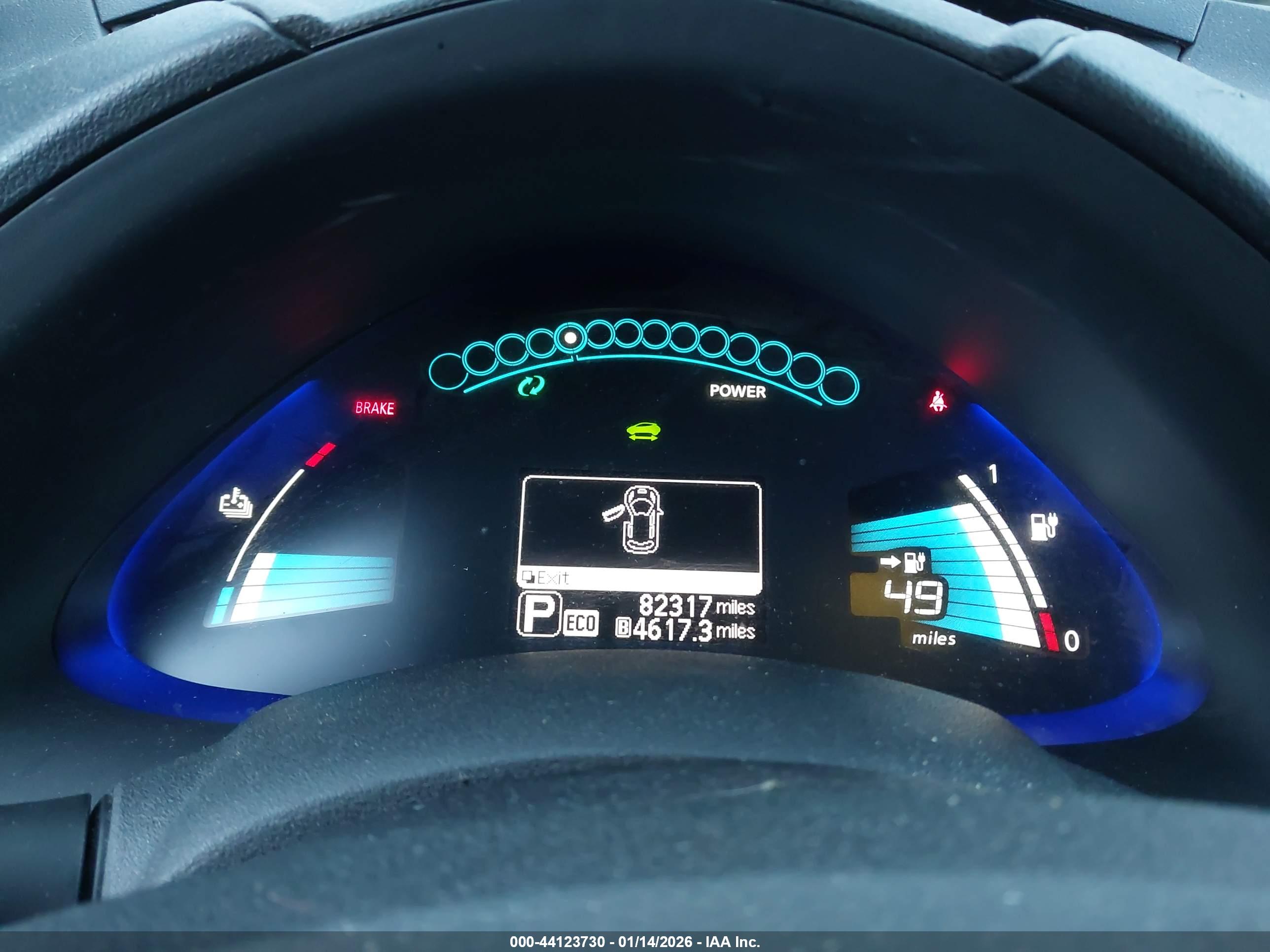 NISSAN LEAF image 7