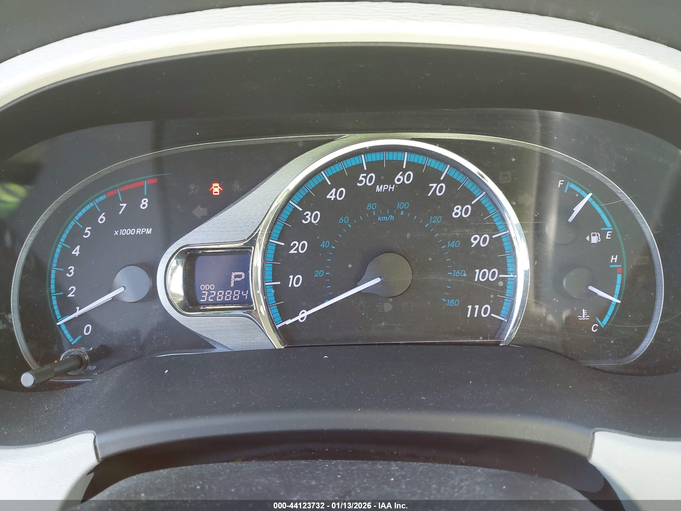 TOYOTA SIENNA image 7