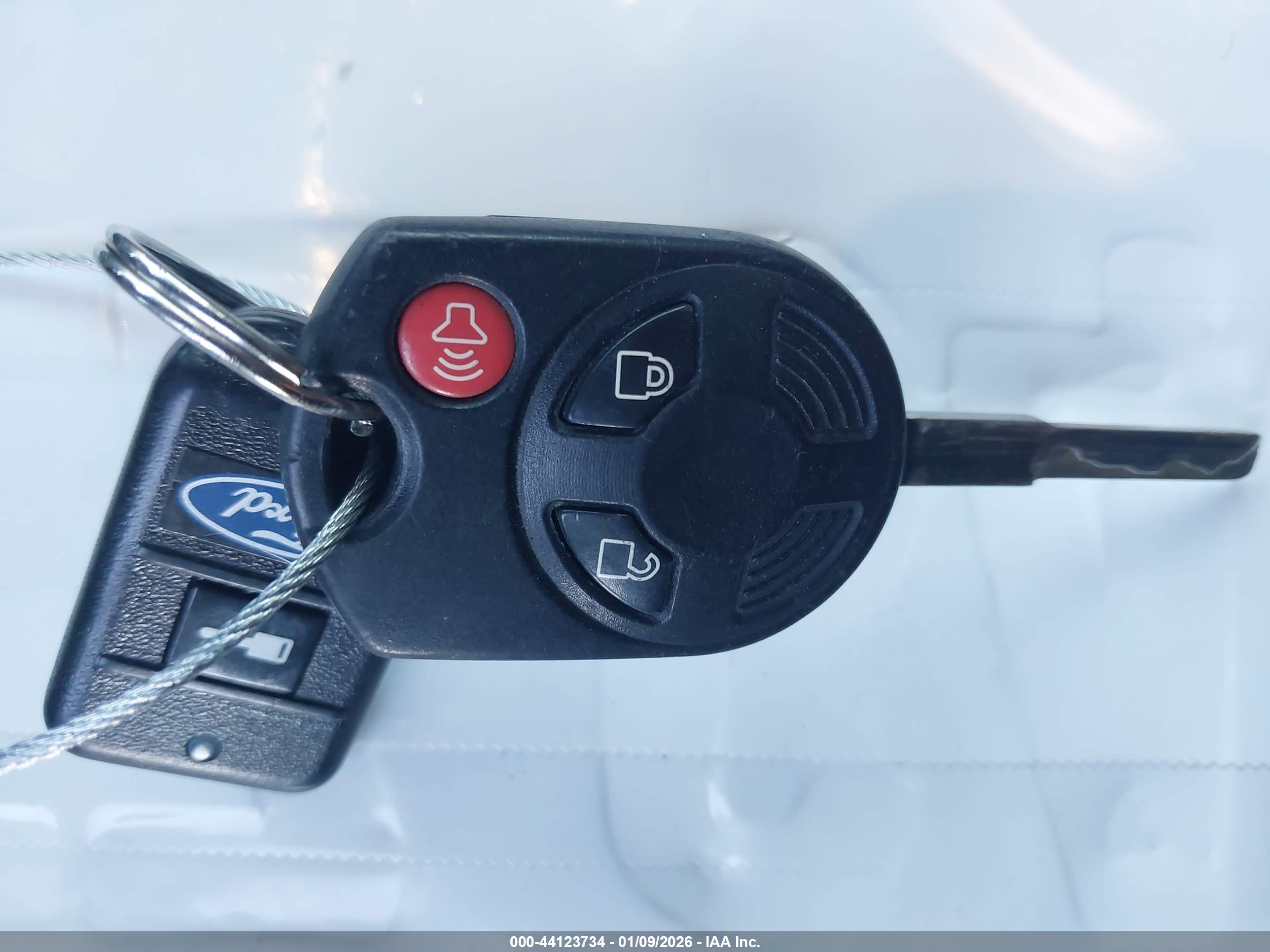 FORD ESCAPE image 11