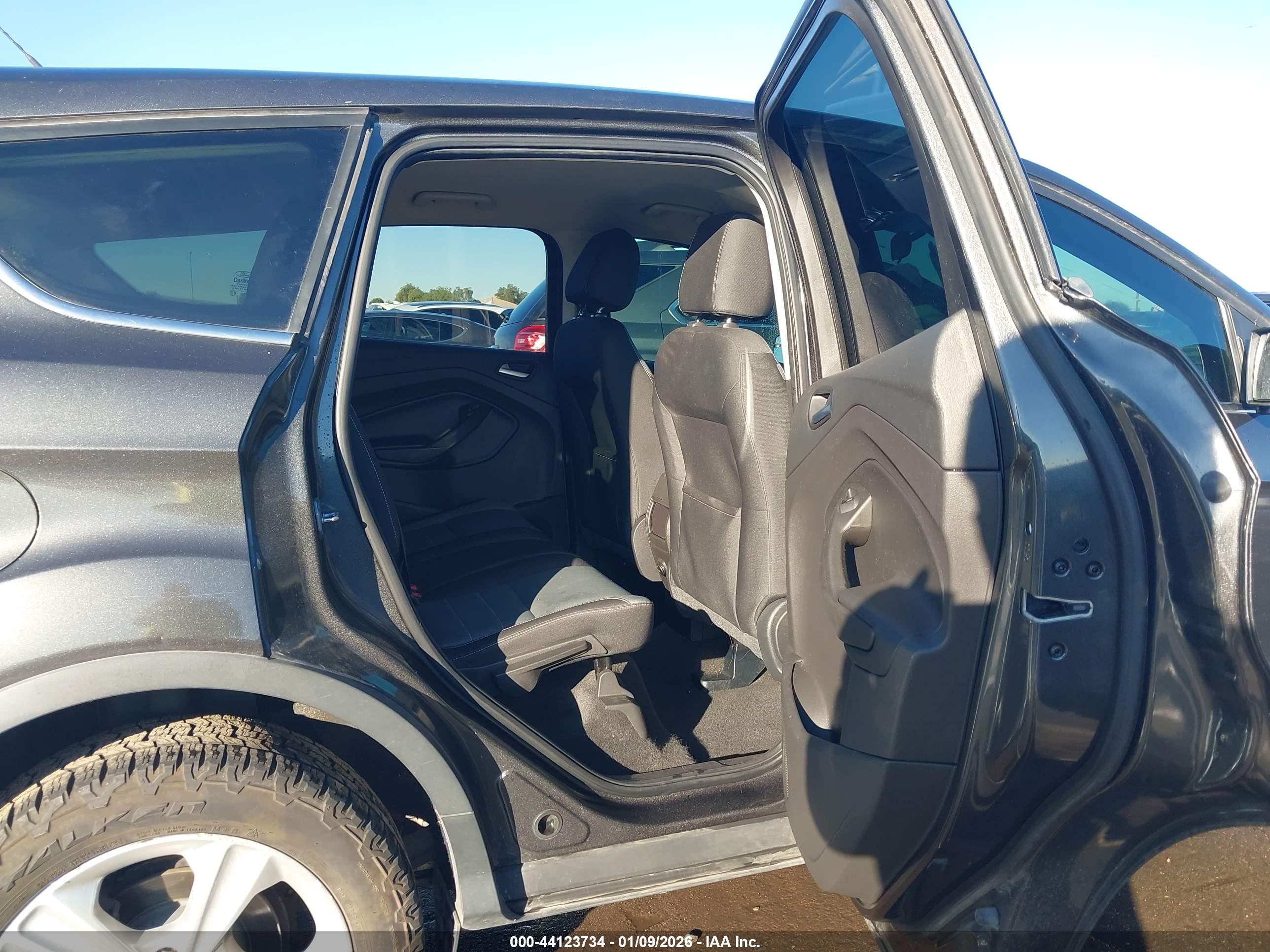 FORD ESCAPE image 8