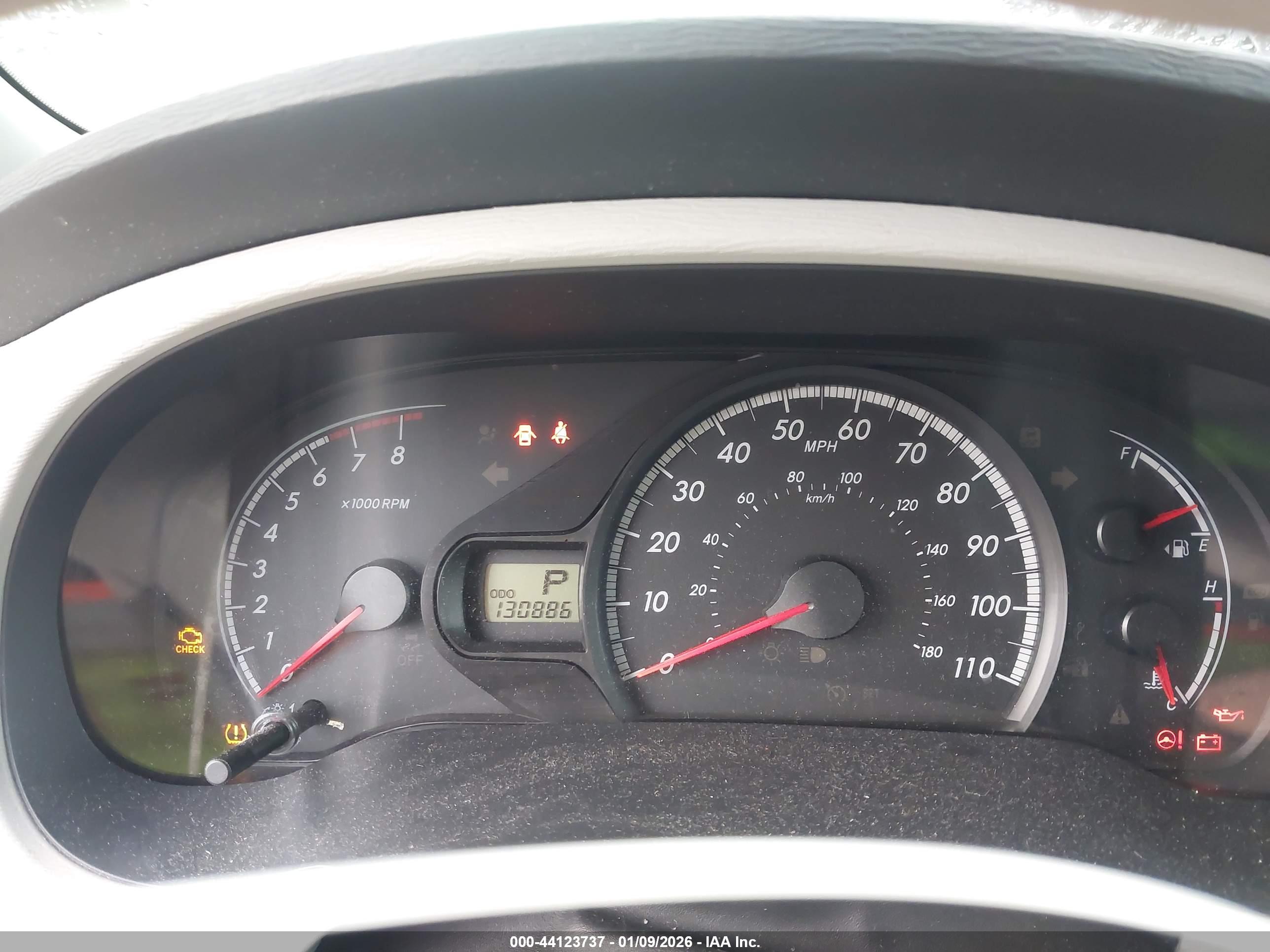 TOYOTA SIENNA image 7