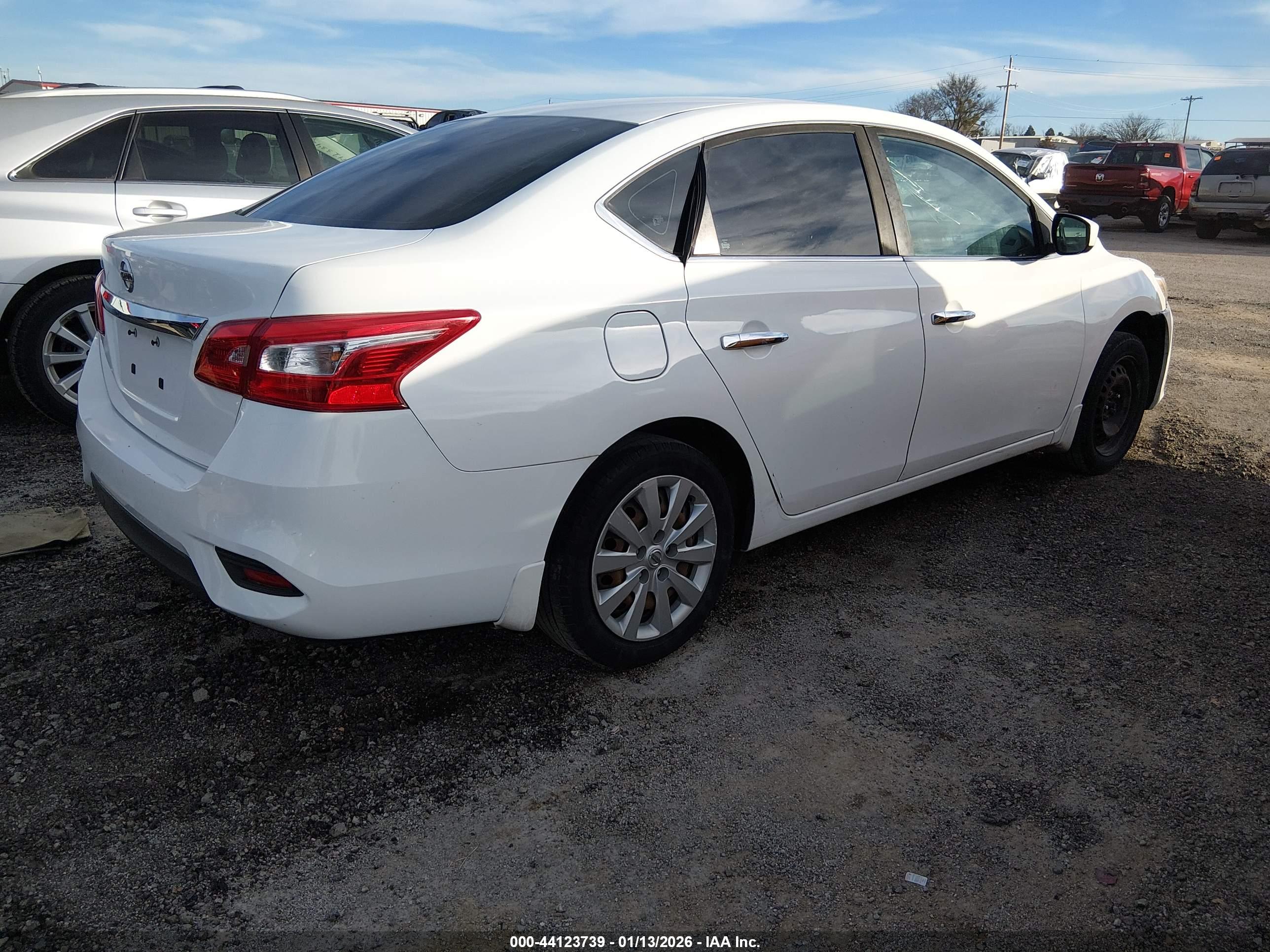 NISSAN SENTRA image 4