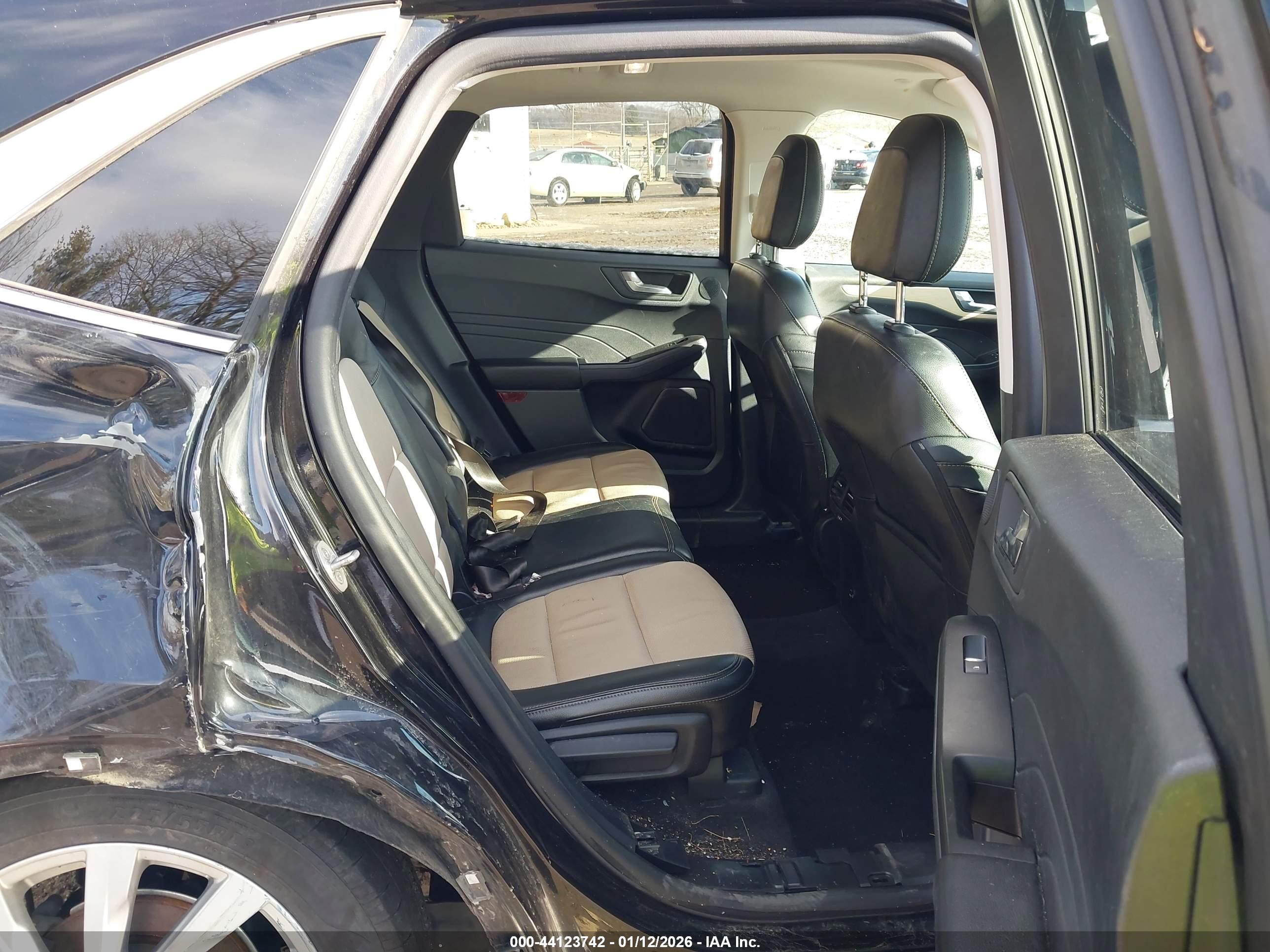 FORD ESCAPE image 8