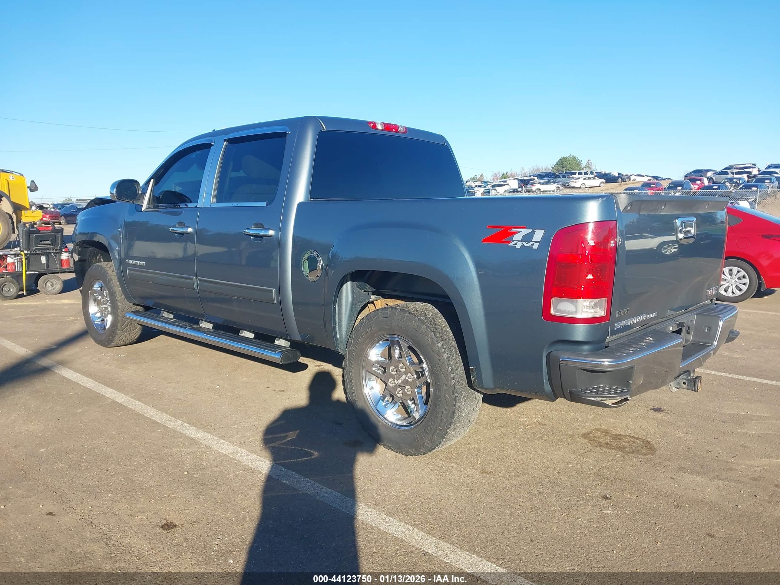 GMC SIERRA image 3