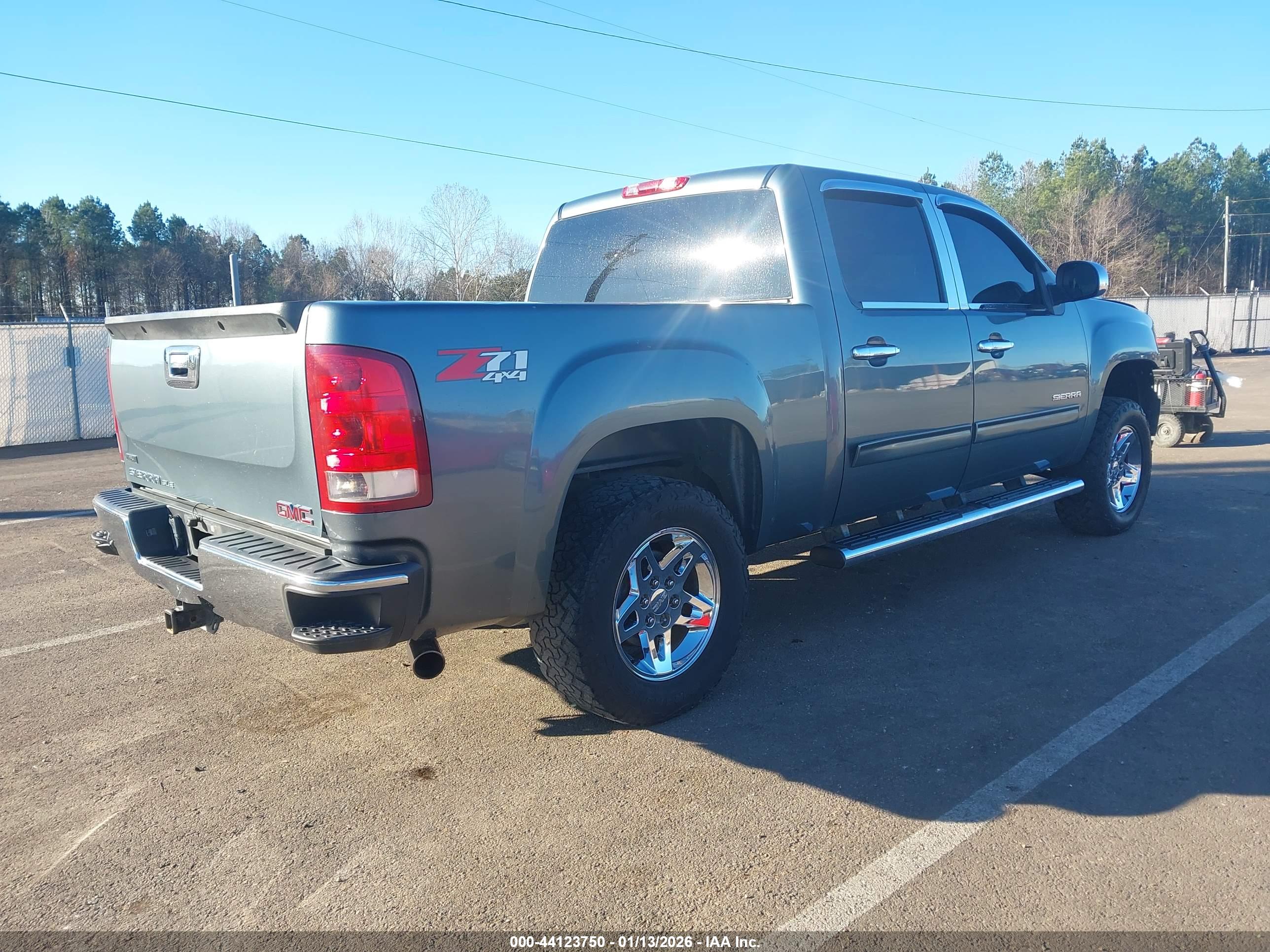 GMC SIERRA image 4