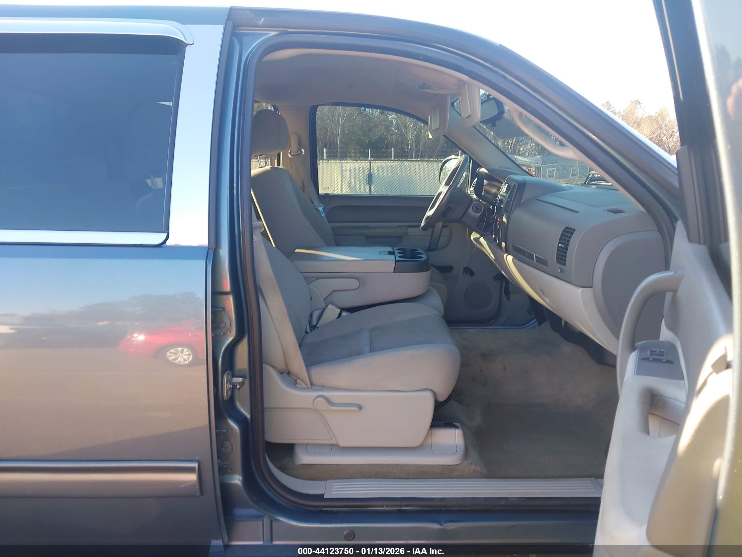GMC SIERRA image 5