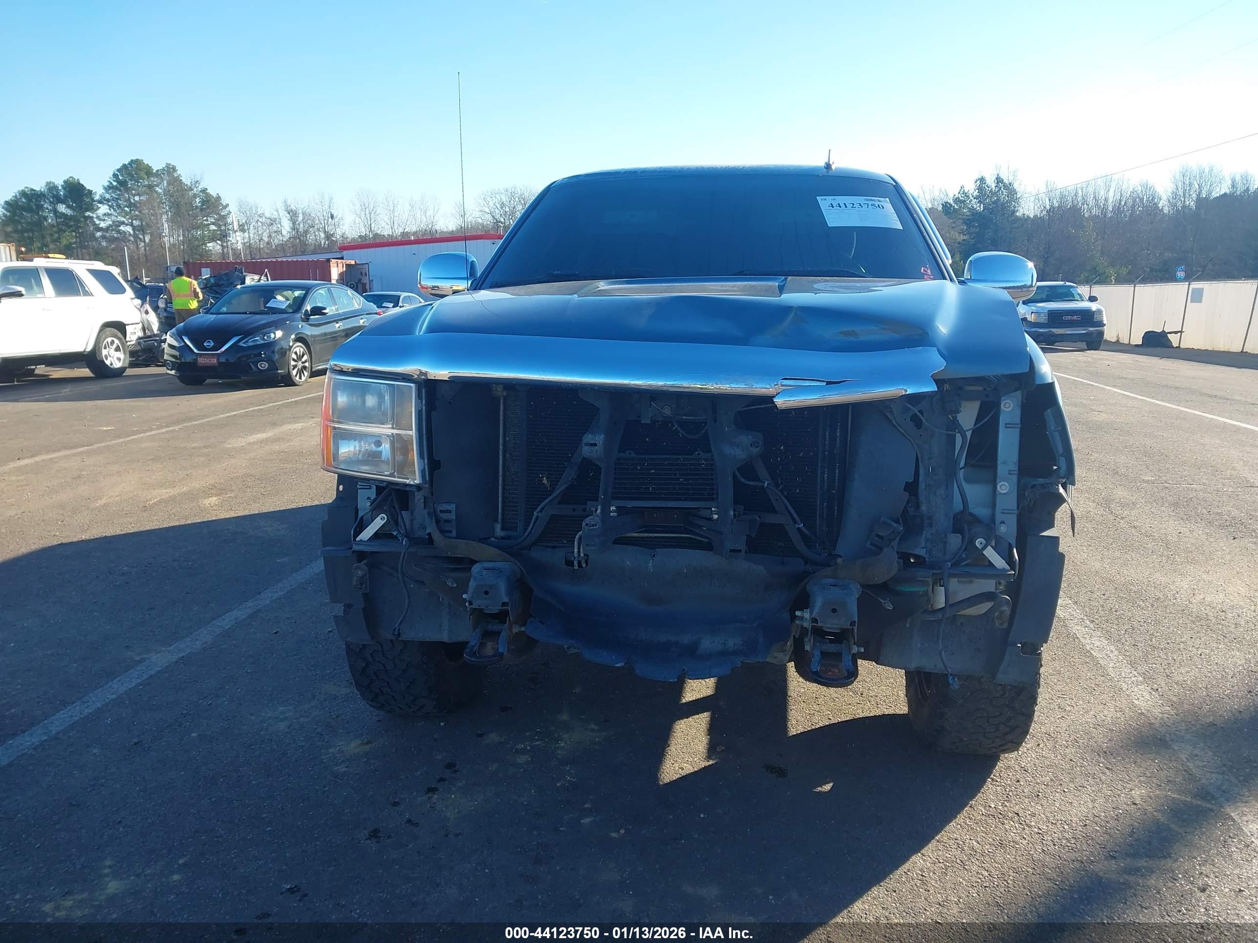GMC SIERRA image 6