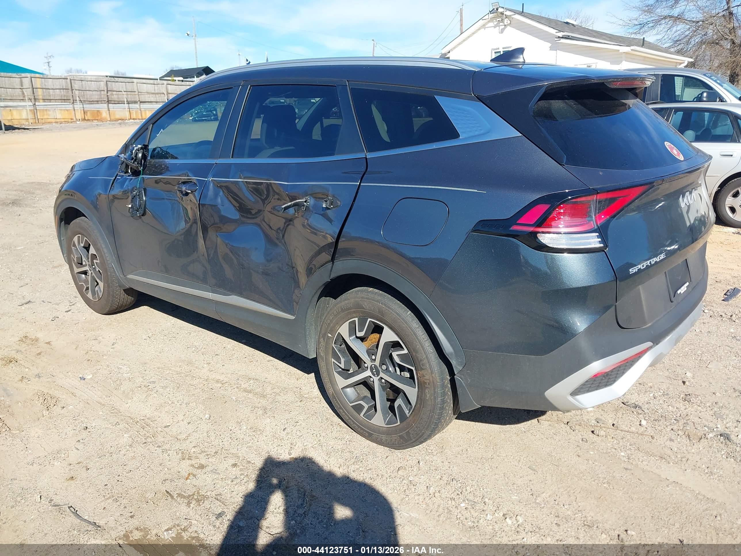 KIA SPORTAGE image 3