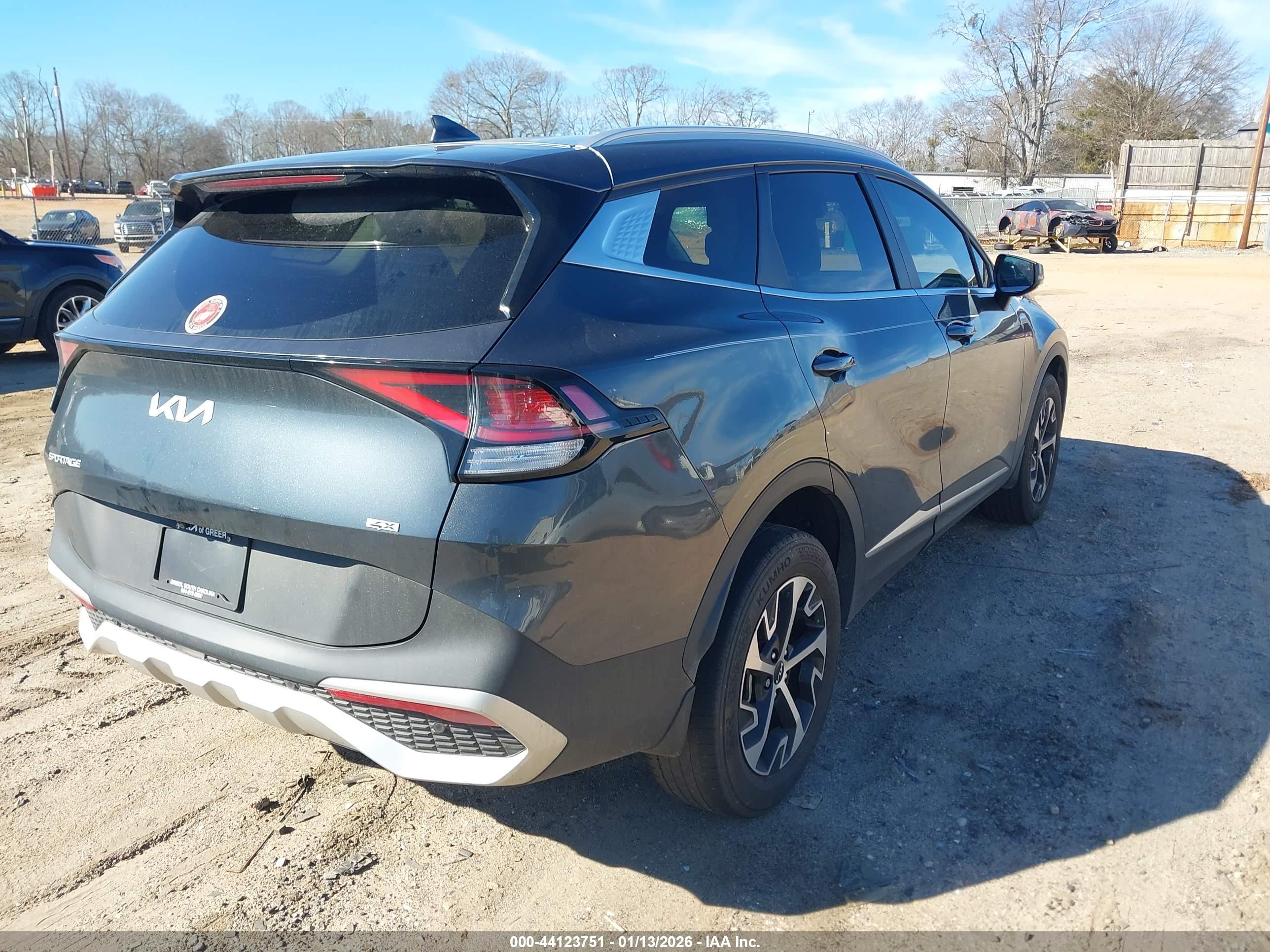 KIA SPORTAGE image 4