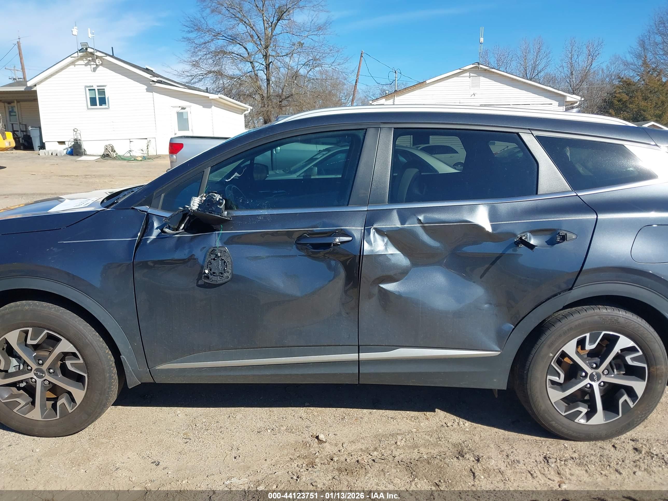 KIA SPORTAGE image 6