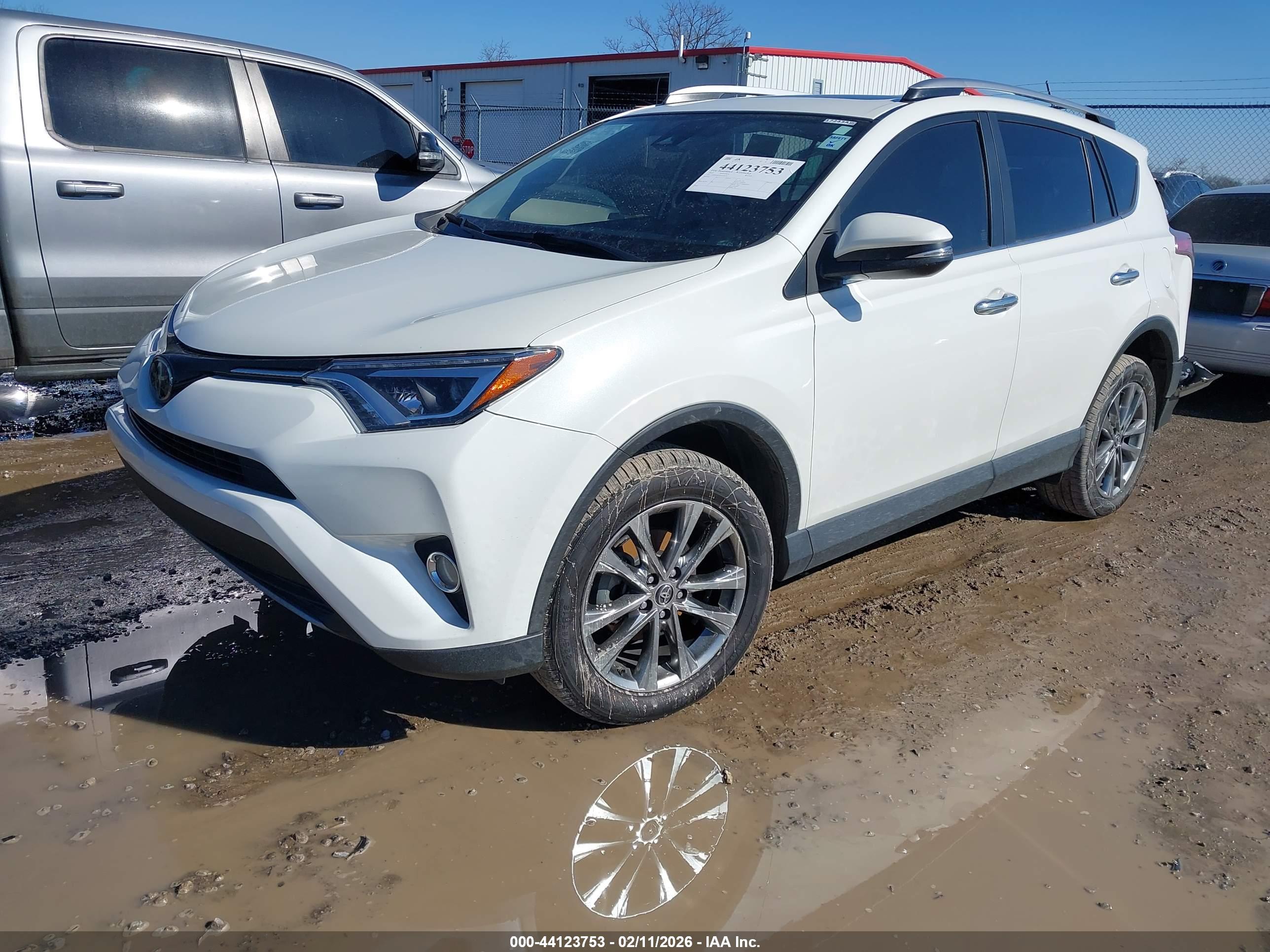 TOYOTA RAV4 image 2