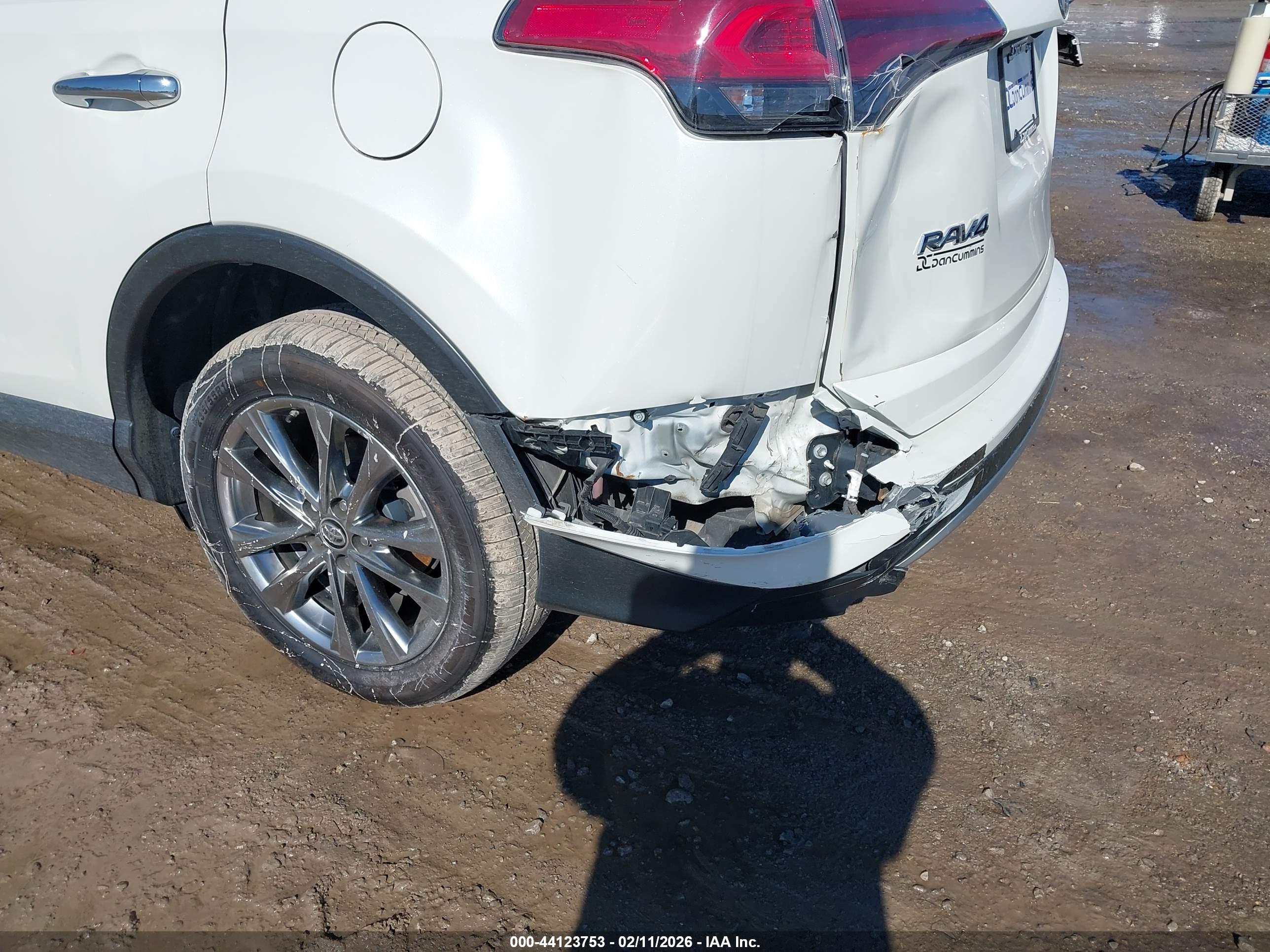 TOYOTA RAV4 image 6