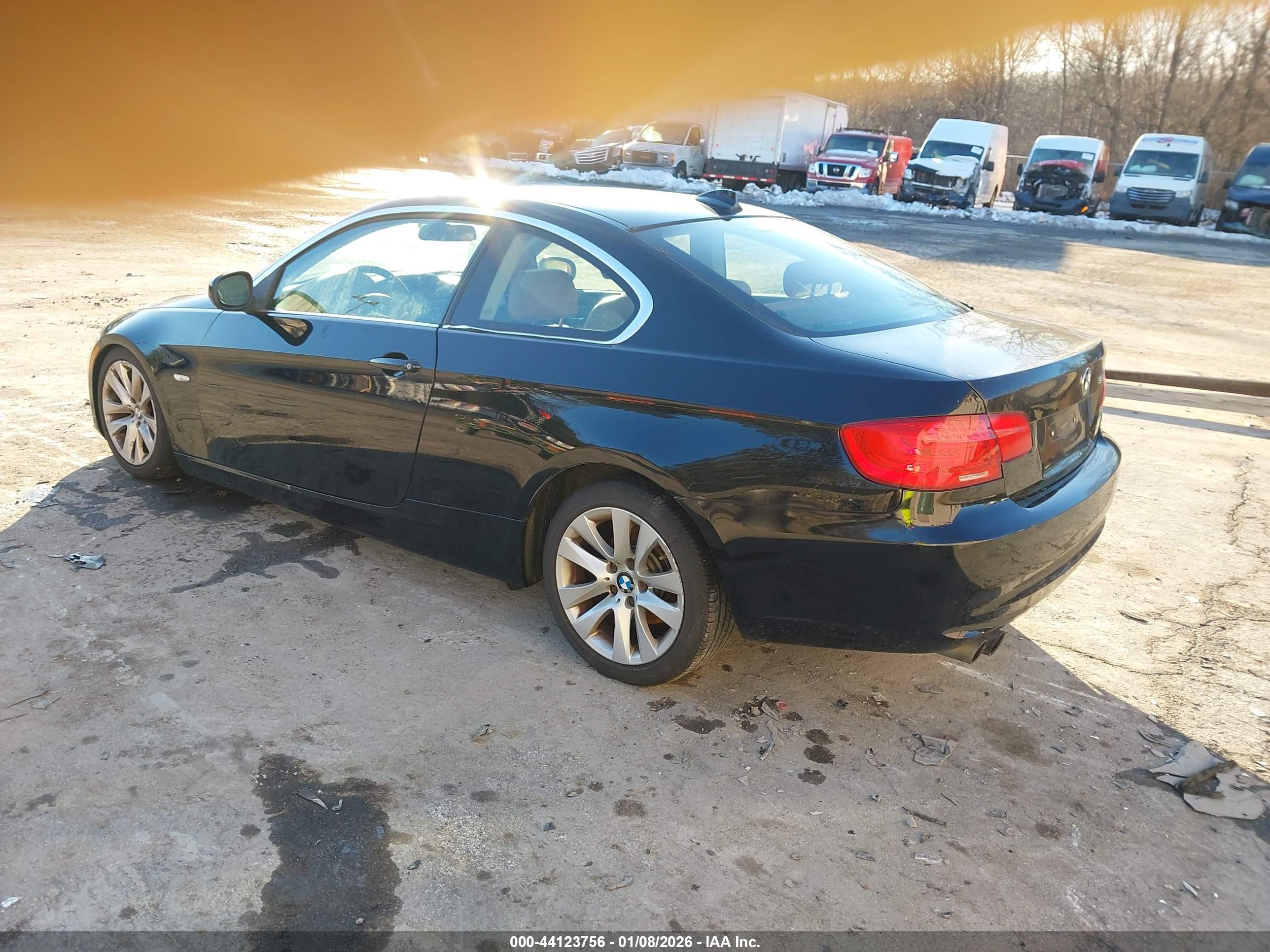 BMW 328I image 3