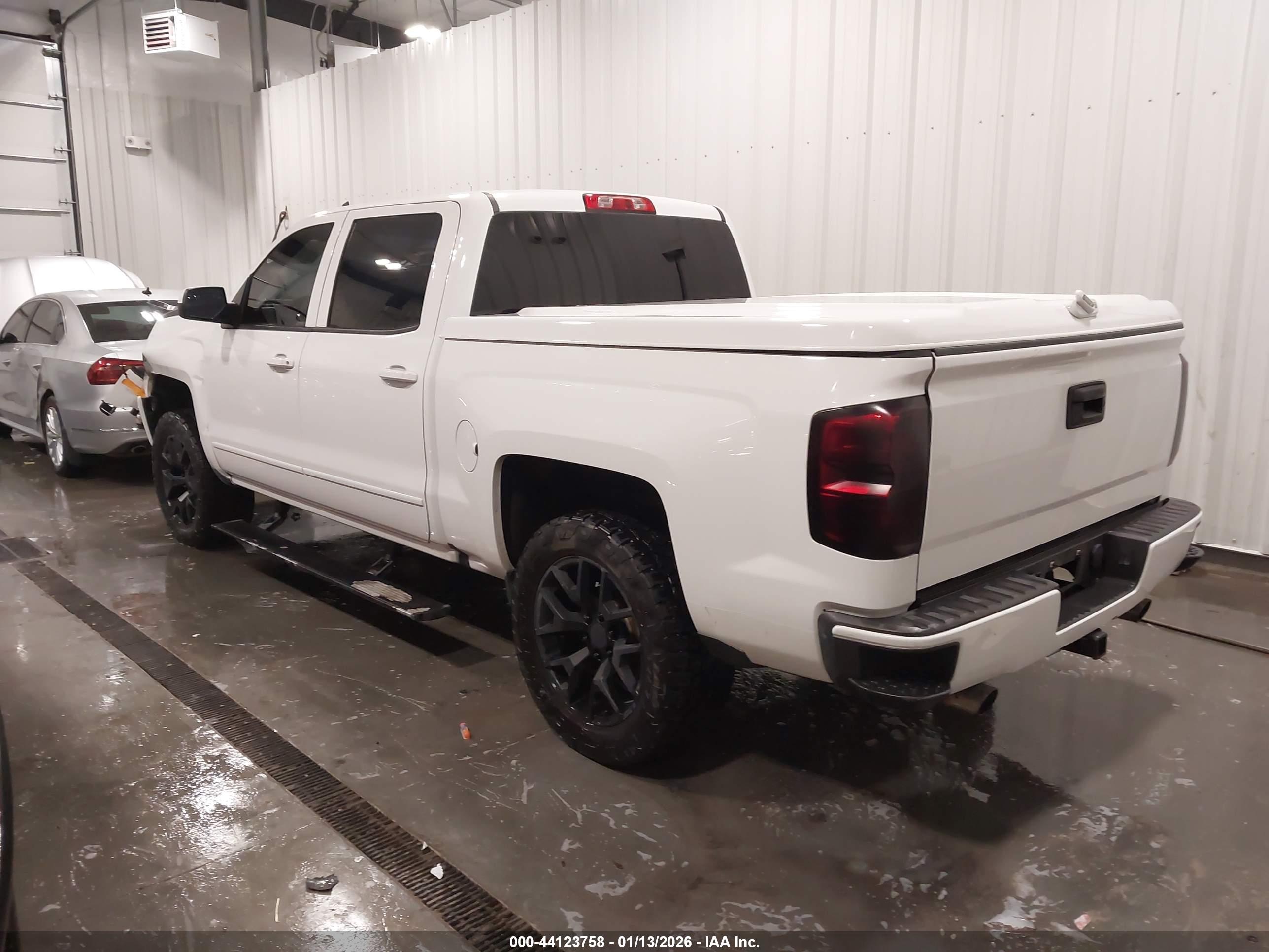 CHEVROLET SILVERADO image 3