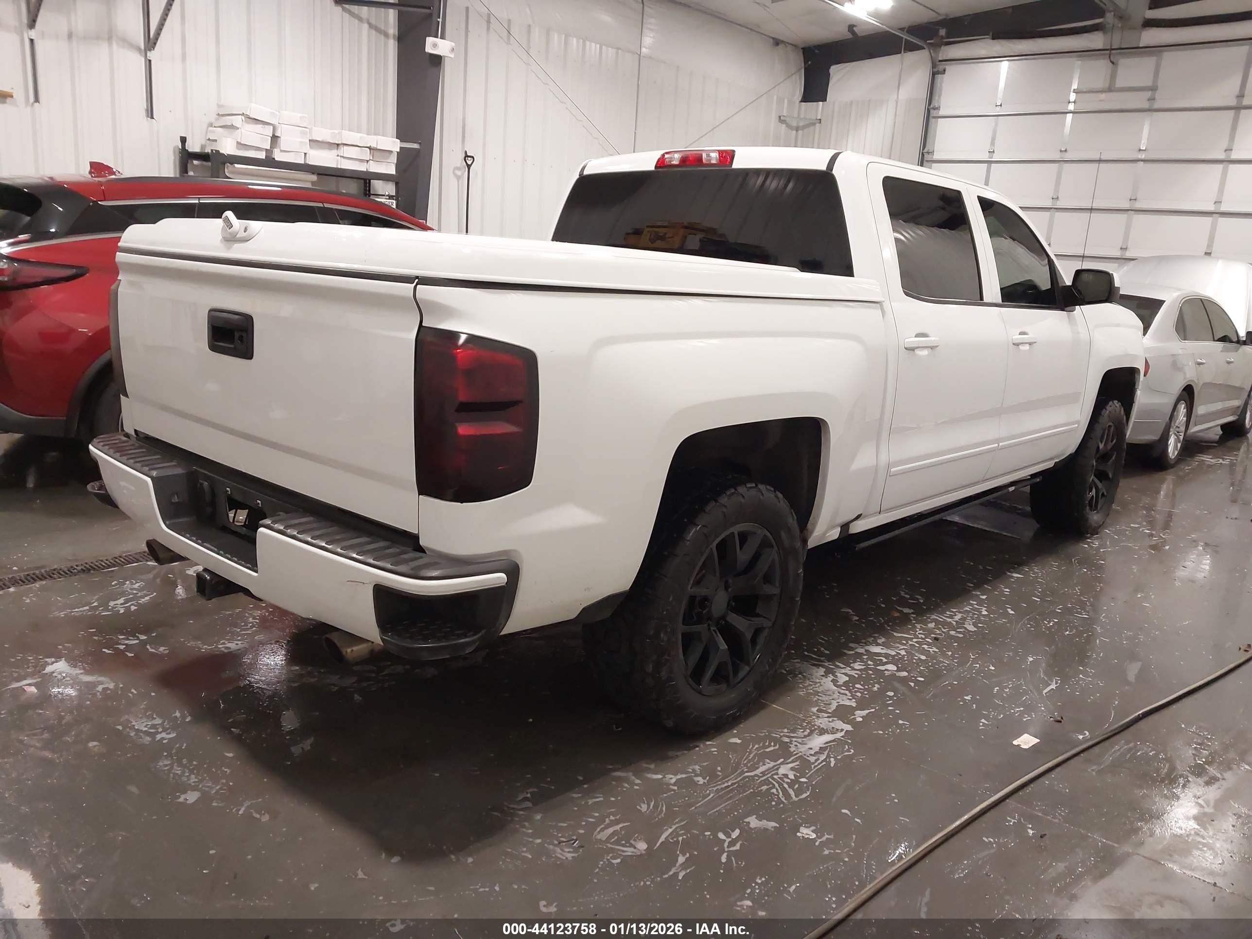 CHEVROLET SILVERADO image 4