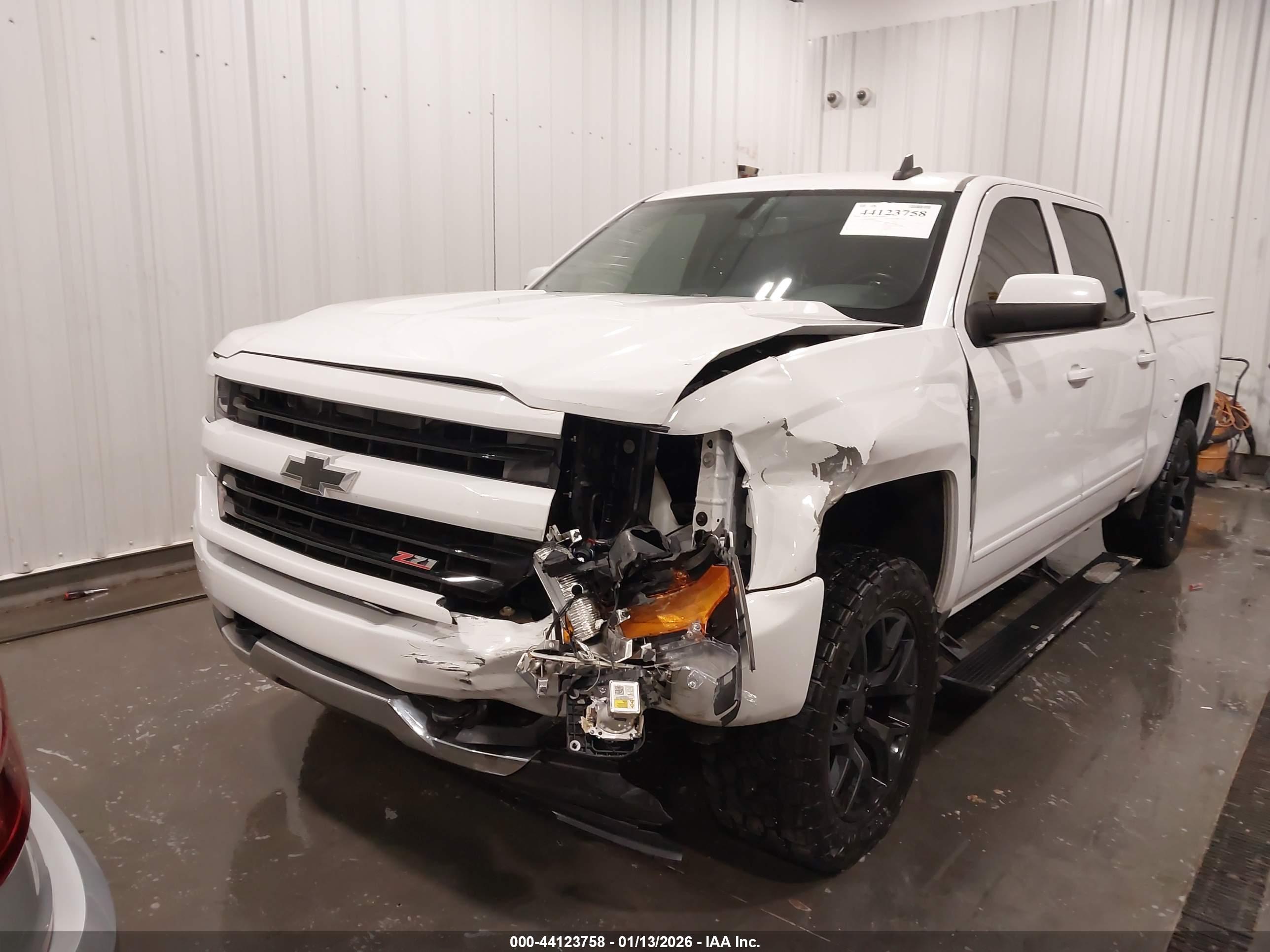 CHEVROLET SILVERADO image 6