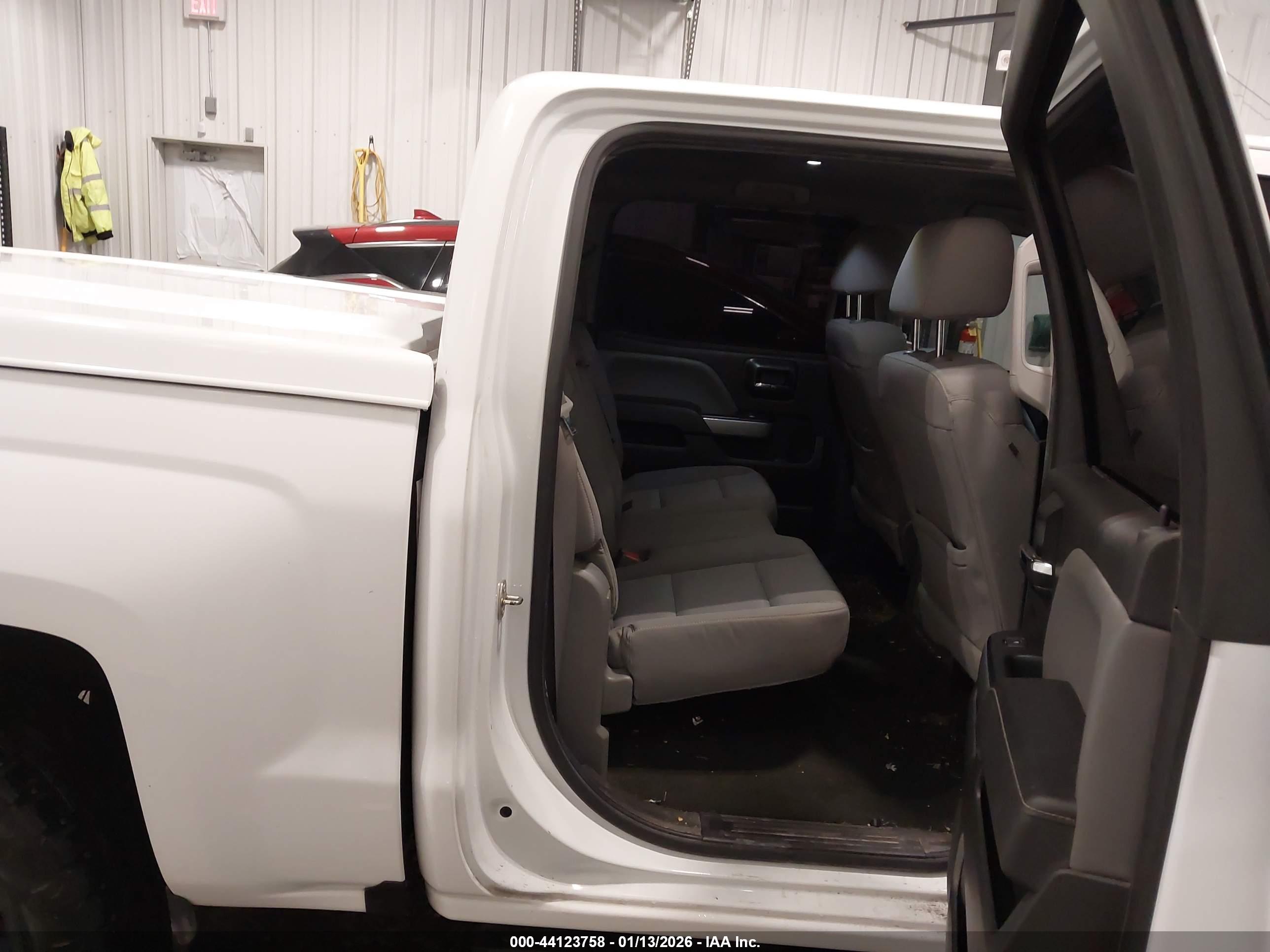 CHEVROLET SILVERADO image 8