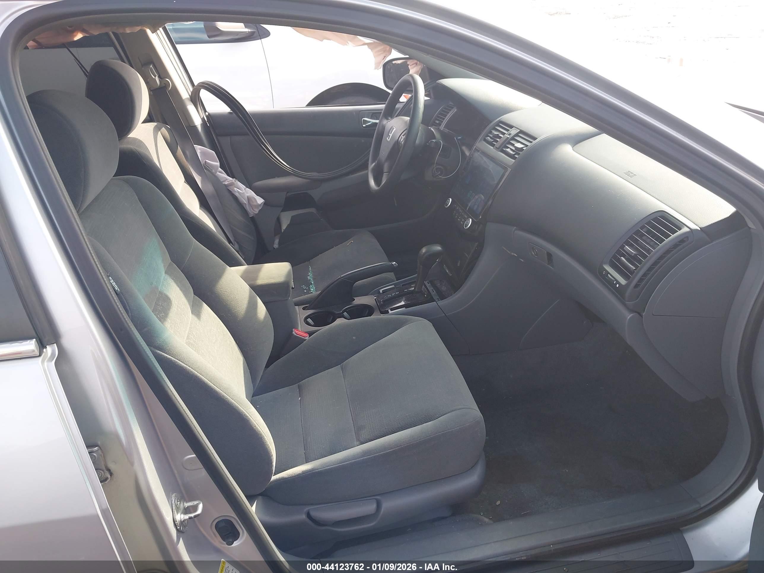 HONDA ACCORD image 5
