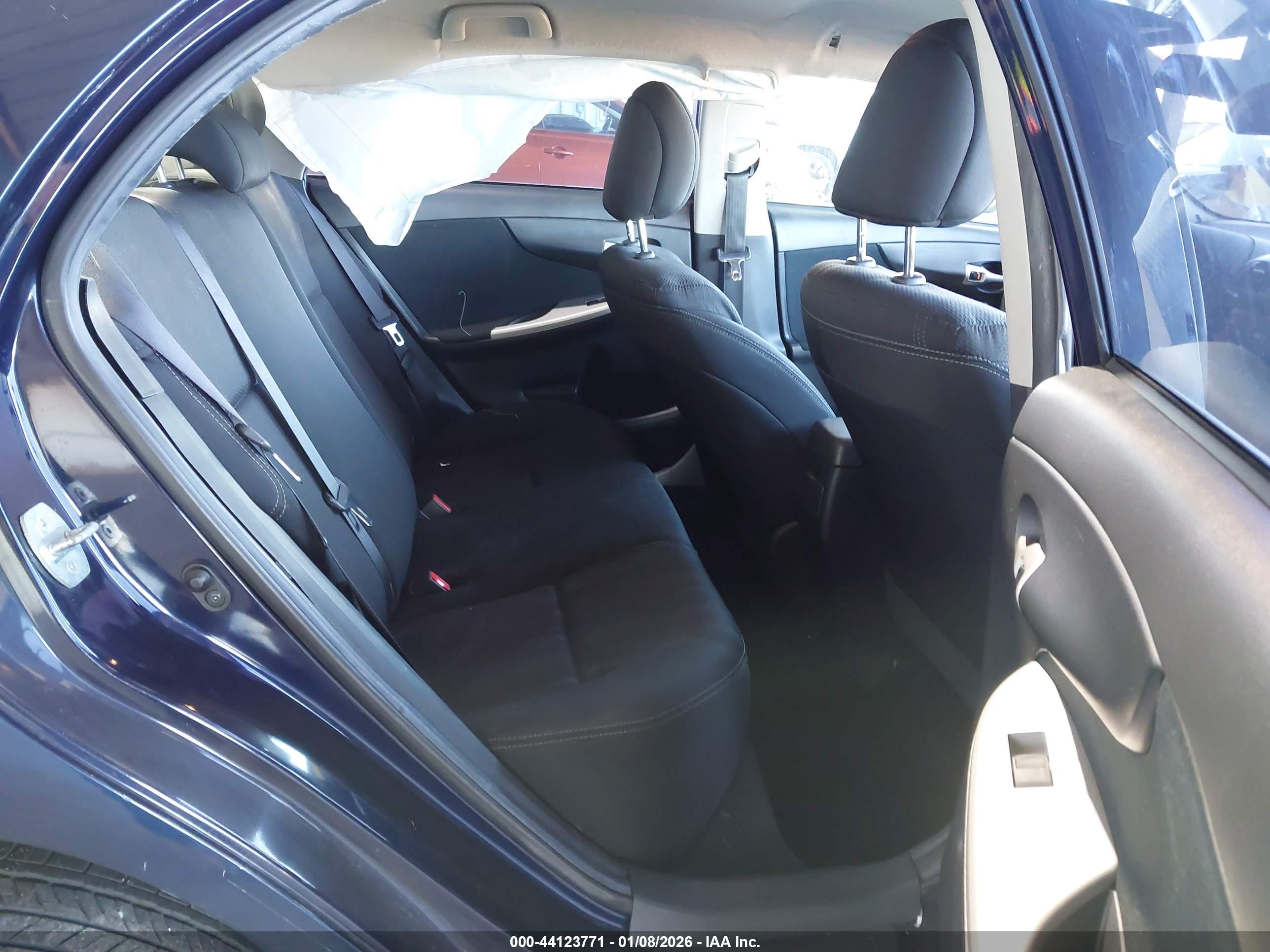 TOYOTA COROLLA image 8