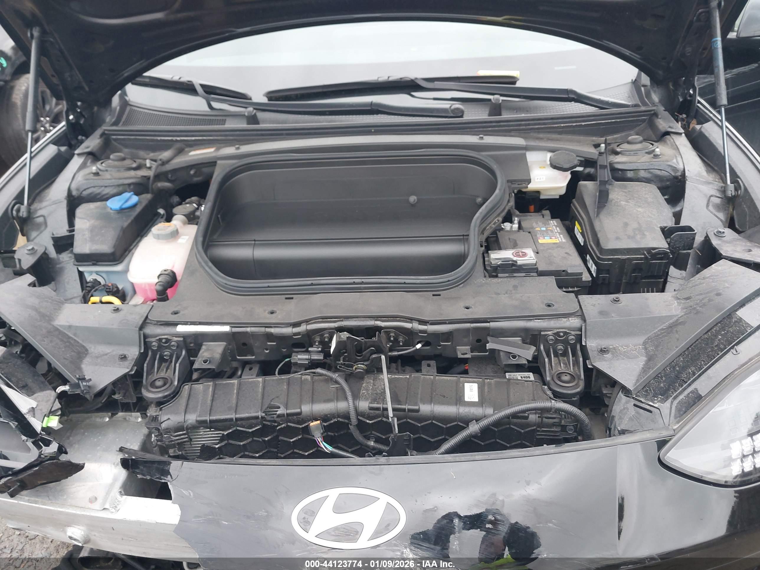 HYUNDAI IONIQ image 10