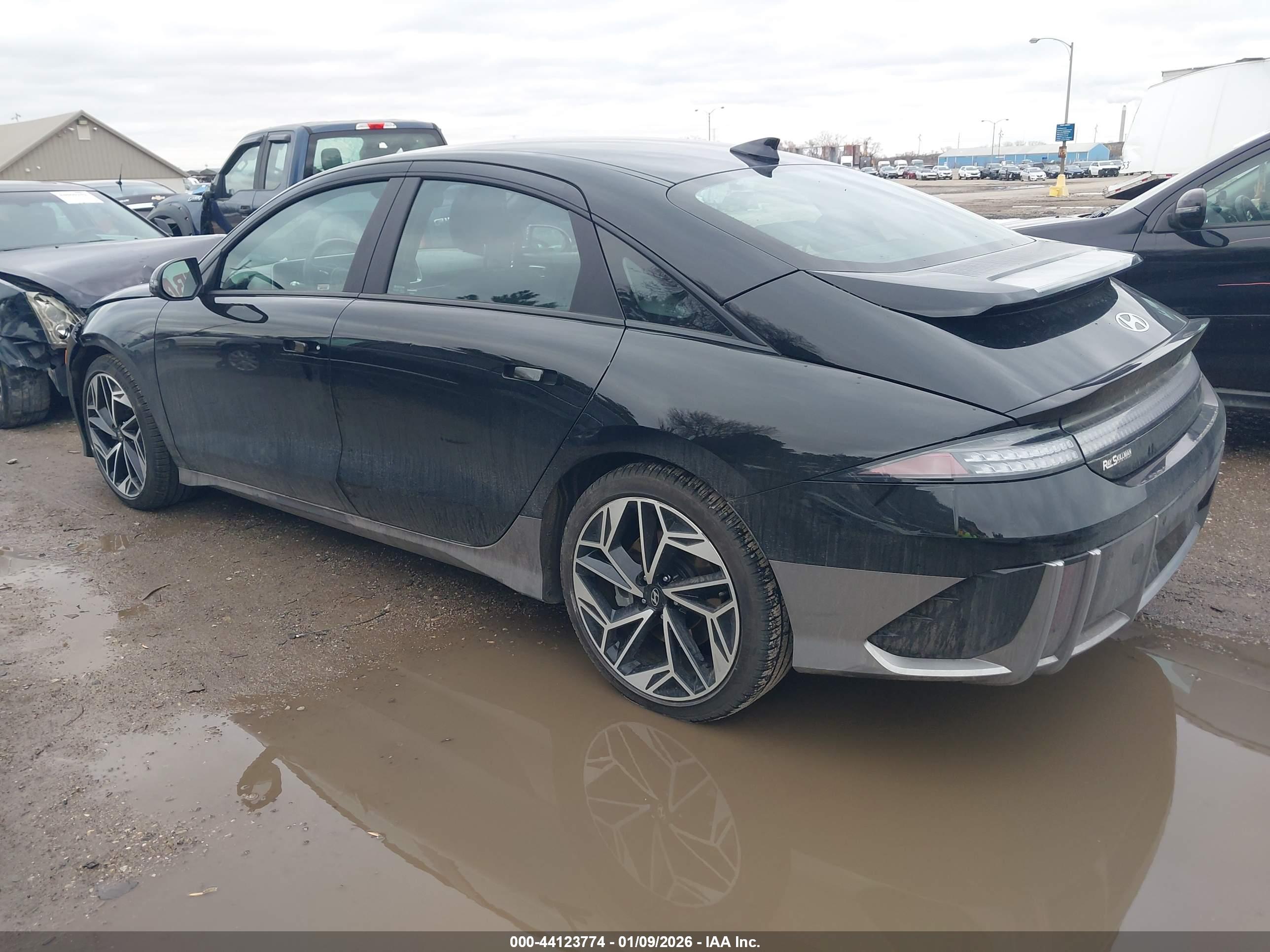 HYUNDAI IONIQ image 3