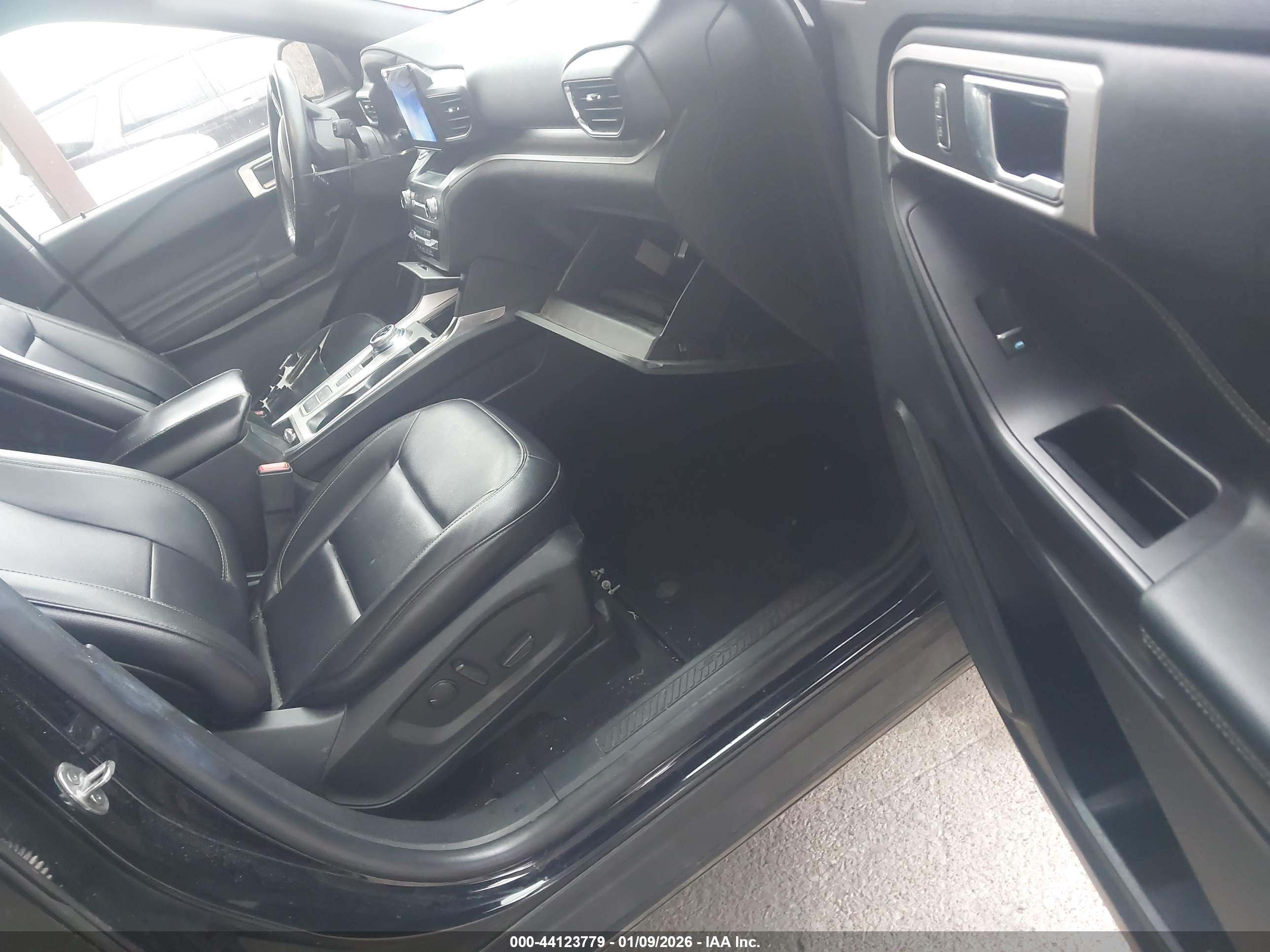 FORD EXPLORER image 5
